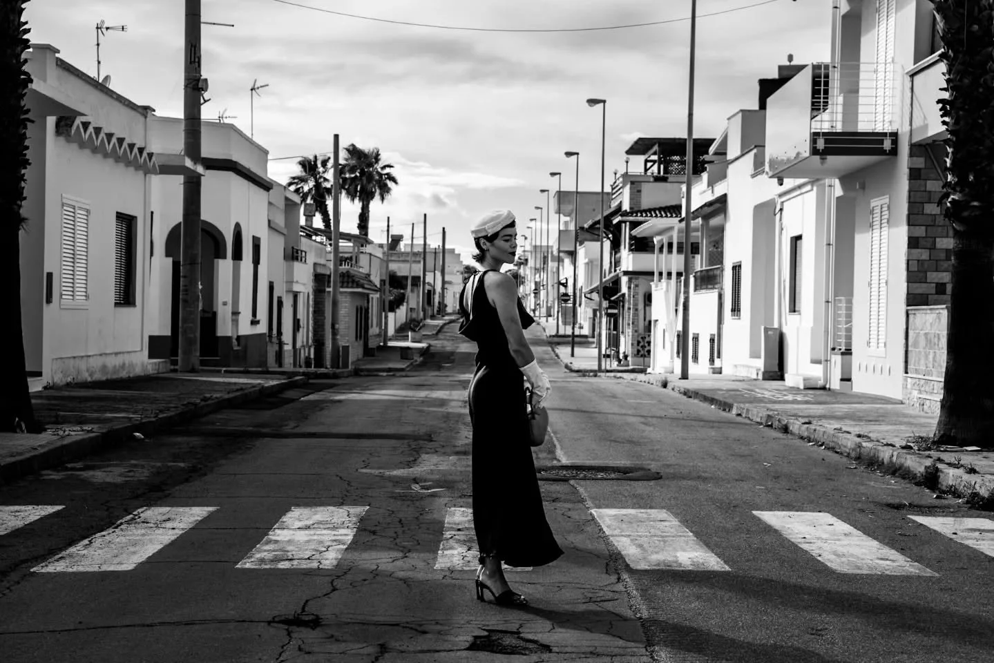 Waiting for my sailor. Pillbox hats &amp; white gloves. Effortless &amp; instant glam. Was I born in the wrong era?

Moments of solitude on the streets in Pulgia, Italy before the peak of summer came kocking at its door.

Idea by me
Photos by @maximn