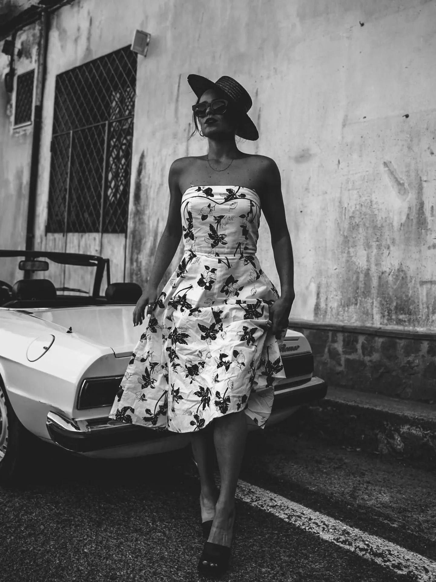 I'm not dramatic but this is giving drama.

Feeling like an old school movie star, turning heads on the hilltops of the Amalfi Coast.

Captured by @maximnau 
#italy #alfaspider #amalfi #summerdays