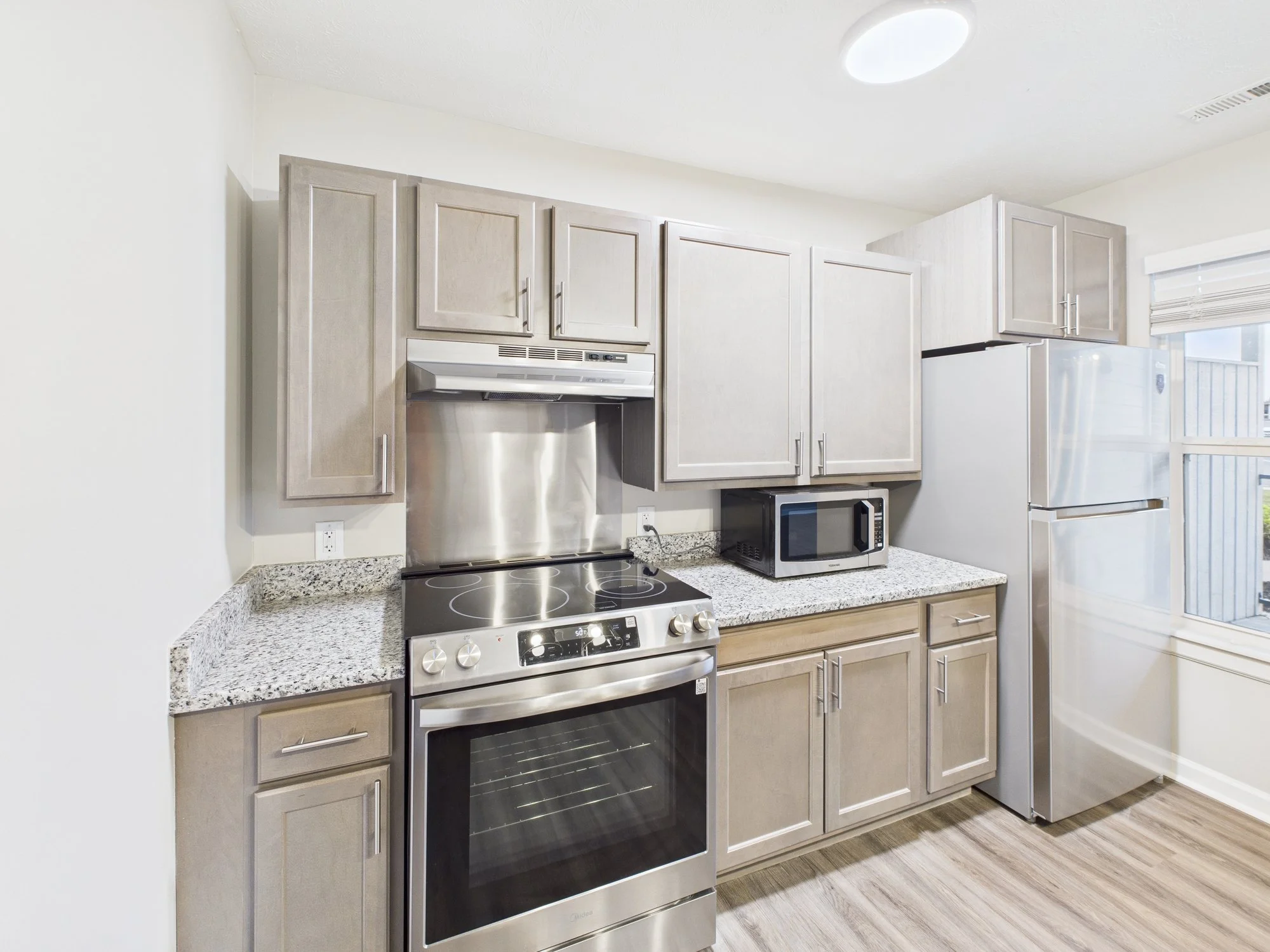The Whitewater - Kitchen 6.jpg