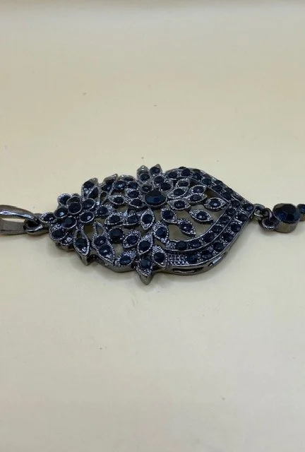 black pendant1.jpg