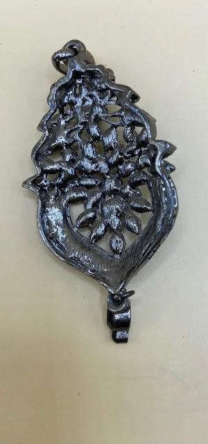 black pendant.jpg