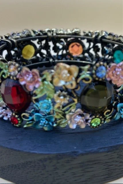 flower bangle.jpg