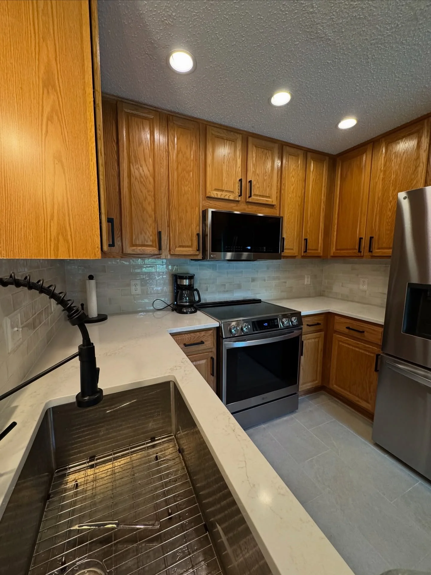 This week Lucas Builders completed a beautiful Kitchen update to accent the home’s original hardwood cabinets. 
#lucasbuilders #lucasbuildersllp #project #remodel