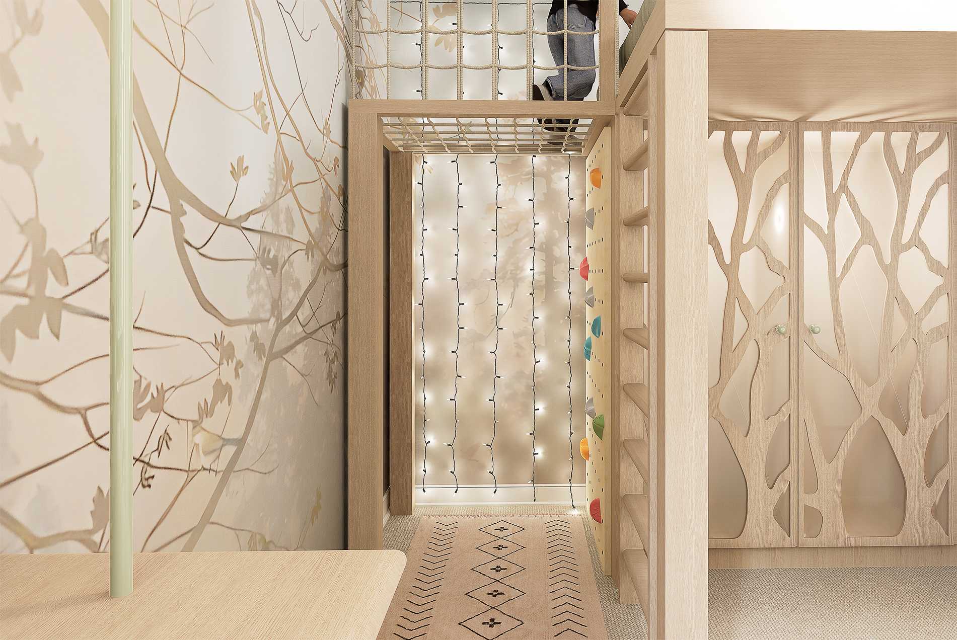 Une pièce intérieure avec un mur décoratif en forme d'arbre en bois et un rideau de lumières blanches, avec un lit ou une chaise visible au premier plan et un mur avec un motif d'arbres en fond.