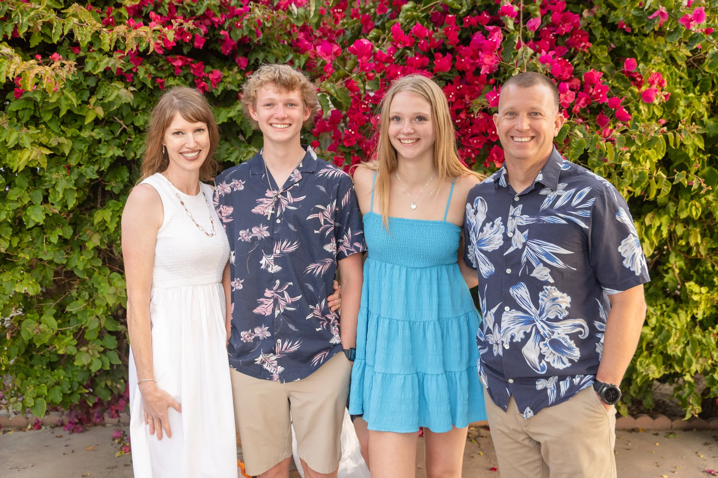 2025-06-23_JenniferBlunt_CrystalCoveBeach_Family-144.jpg