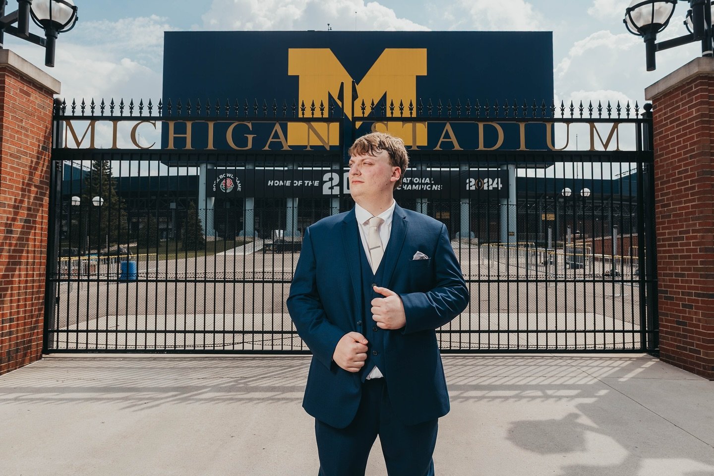 Go Blue 💙〽️

#michiganphotographer #michiganwedding #weddingphotography #honeypeakphotography #michiganwedding #michiganweddingphotographer #detroitwedding #metrodetroitphotographer
