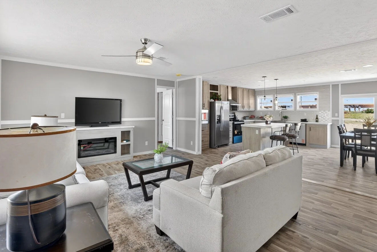 hidden-shores-32563a-livingroom (1).jpg