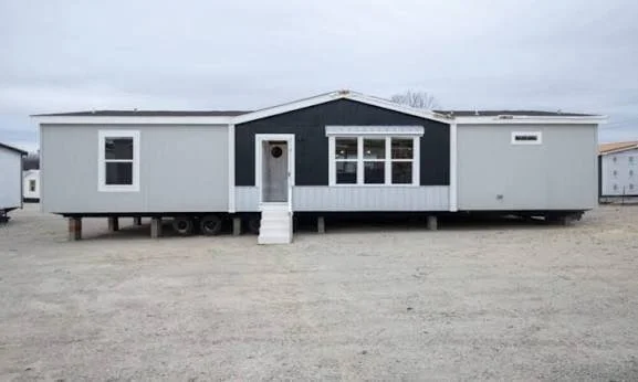 Jessup Housing Daly manufactured home with open-concept floor plan for Bandera affordable homes and San Antonio manufactured homes.