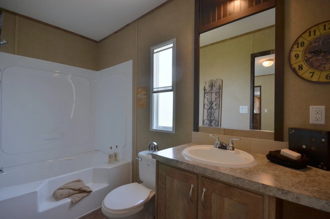 alamo-lite-16562t-bath.jpg