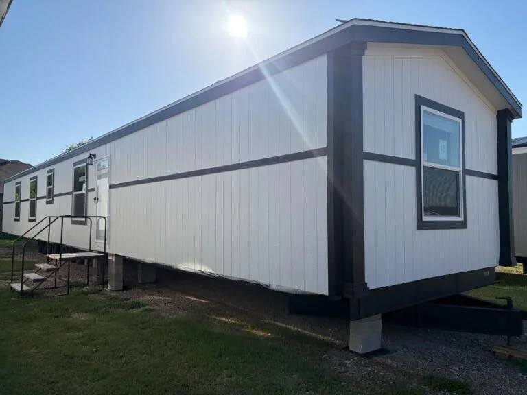 Jessup Housing Cuatro manufactured home available in Bandera, Texas serving Hill Country and San Antonio manufactured home buyers.