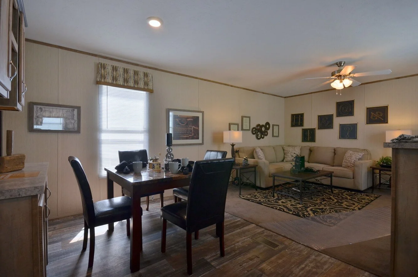 alamo-lite-16562t-living.jpg
