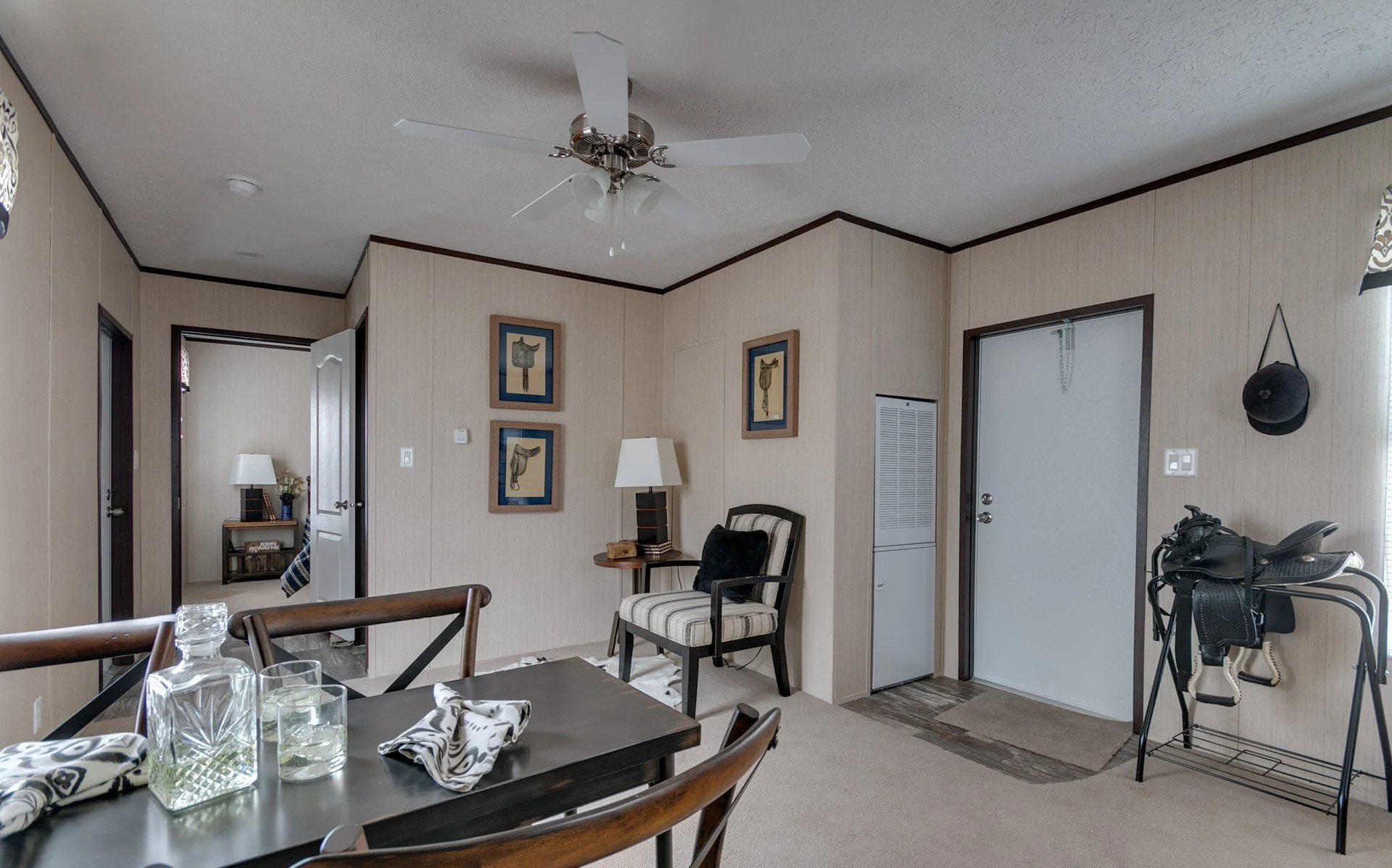 AL14321A-interior-1.jpg