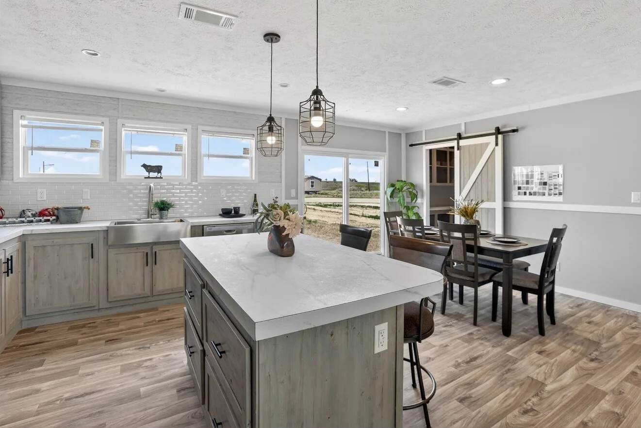 hidden-shores-32563a-kitchen (5).jpg