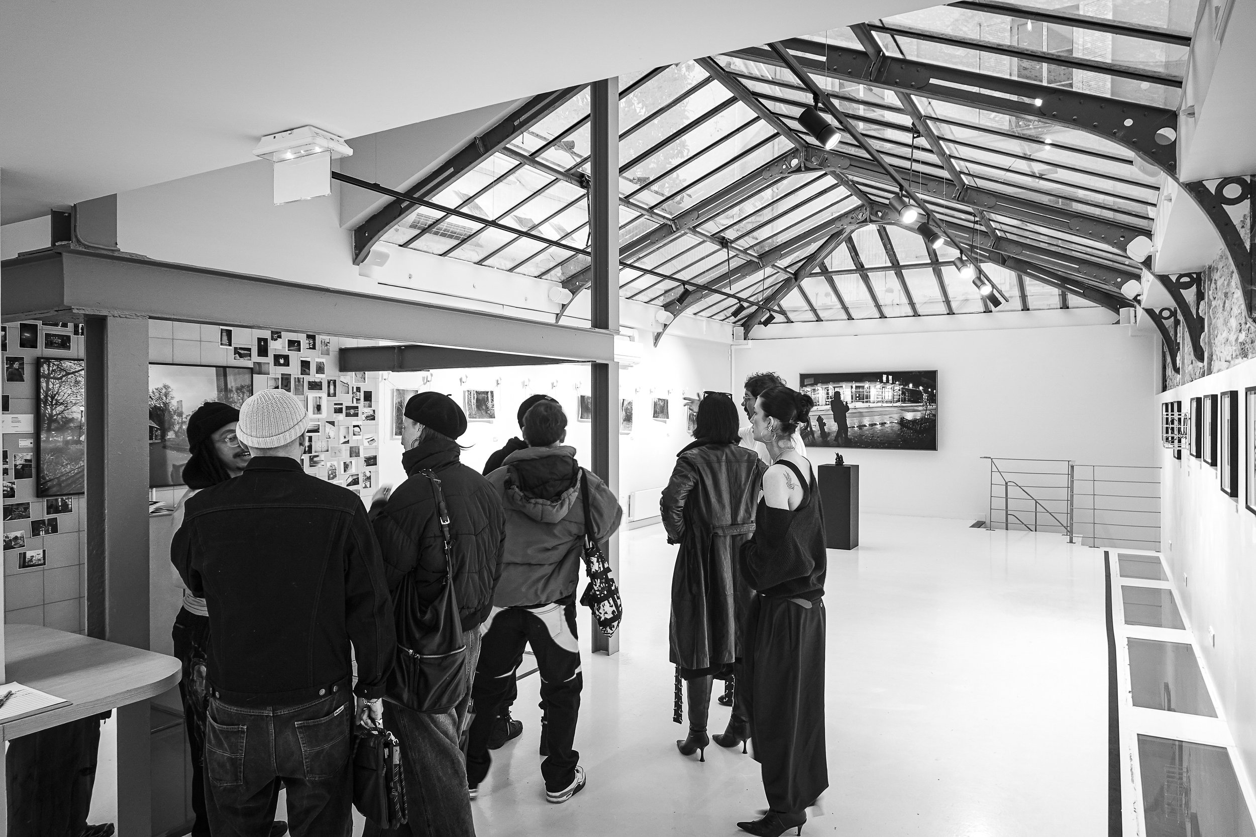 caravana black and white paris -07.jpg