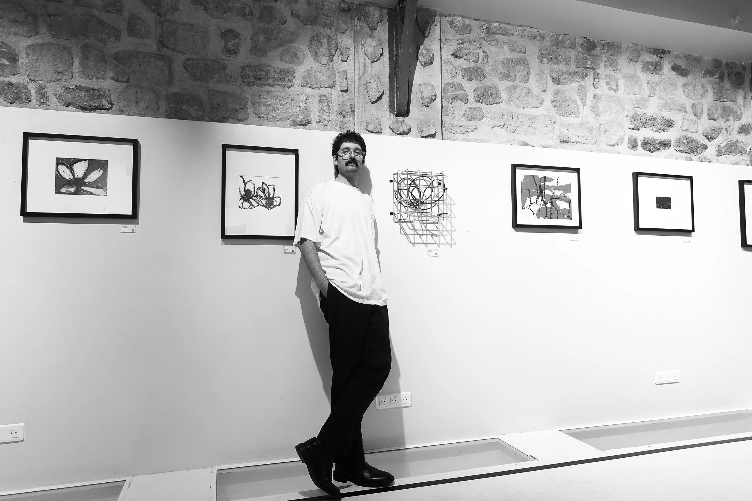 caravana black and white paris -05.jpg