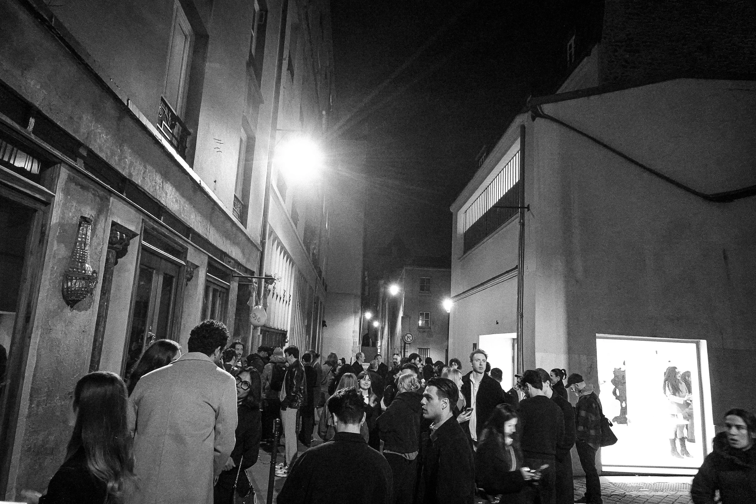 black and white artverse.jpg