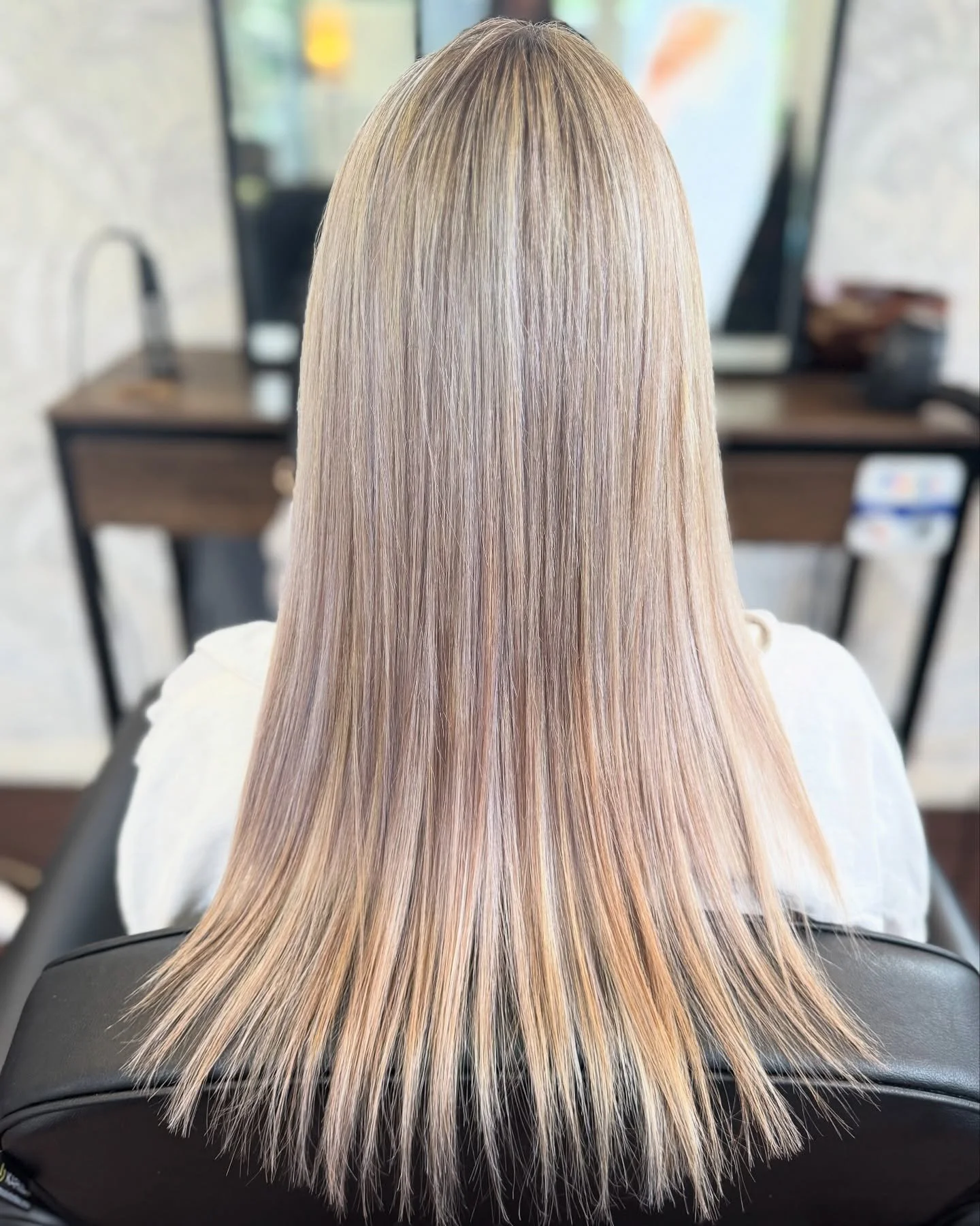 Permanent hair straightening on blondes with ZERO damage 👌🏻
Our product is organic, non-toxic and hydrating! Whether you&rsquo;re curly or just frizzy, this is the best treatment you can do for your hair 💗

#permanenthairstraightening #organic #no