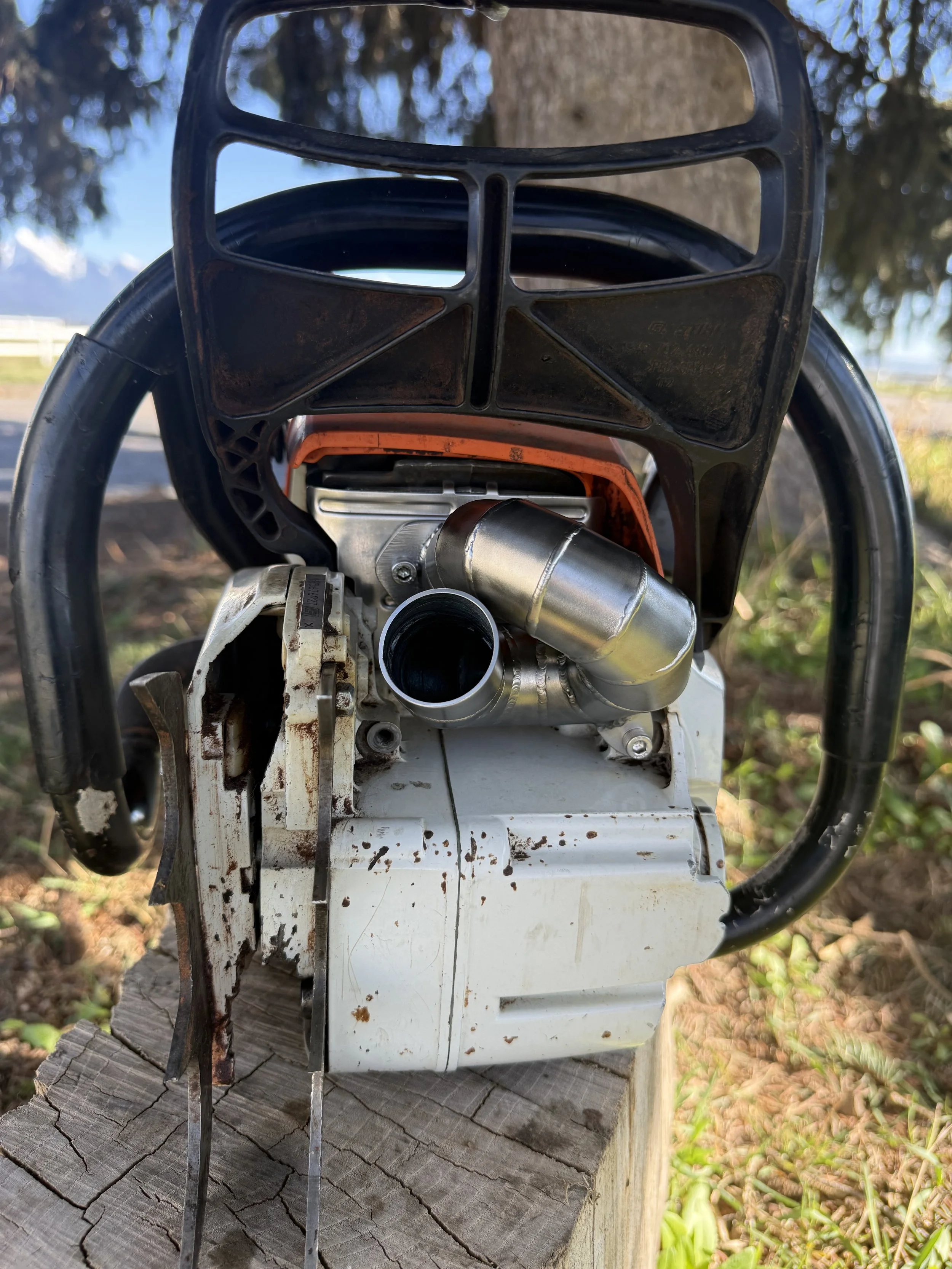 chainsaw exhaust pipe