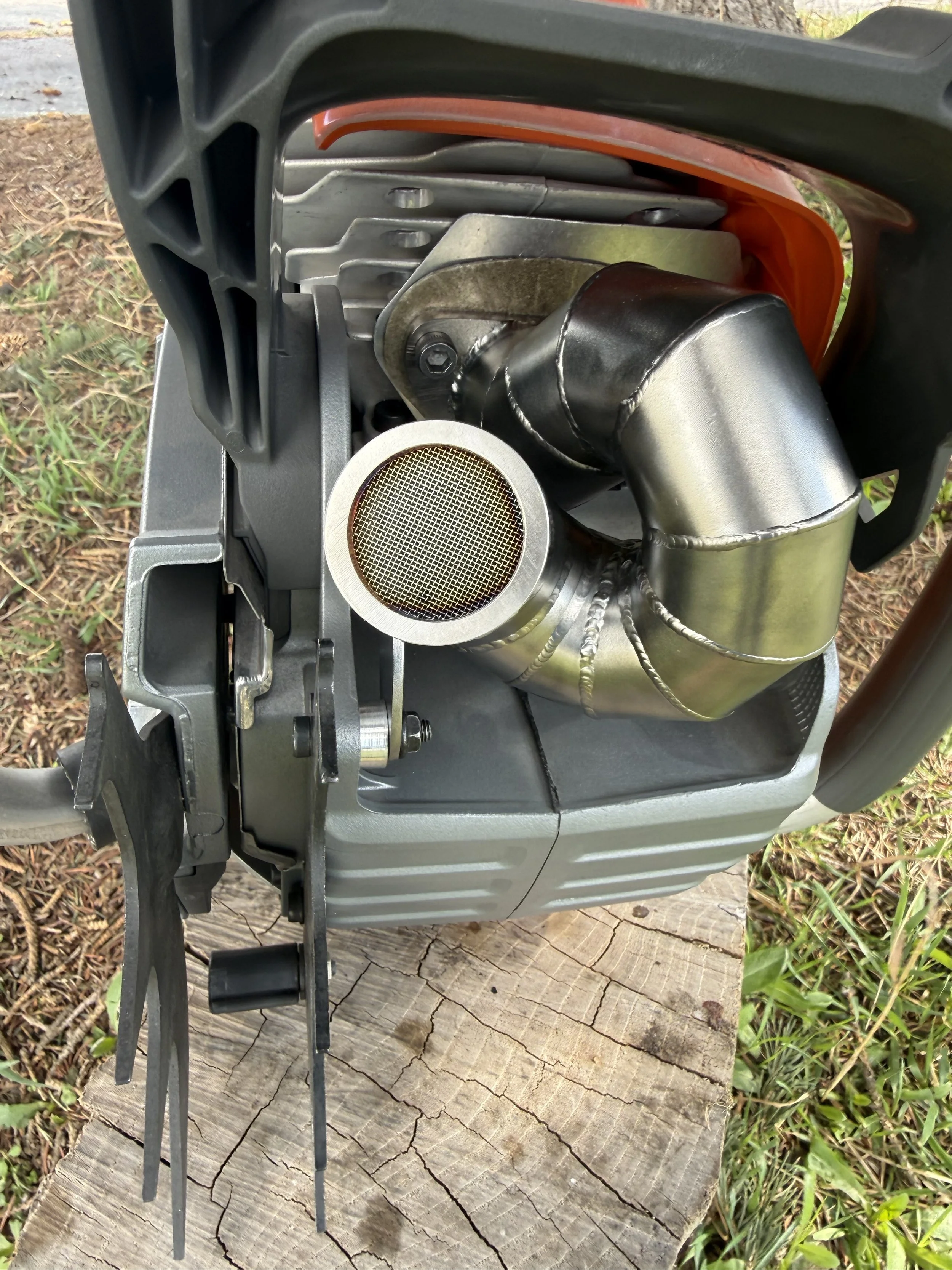 chainsaw exhaust pipe