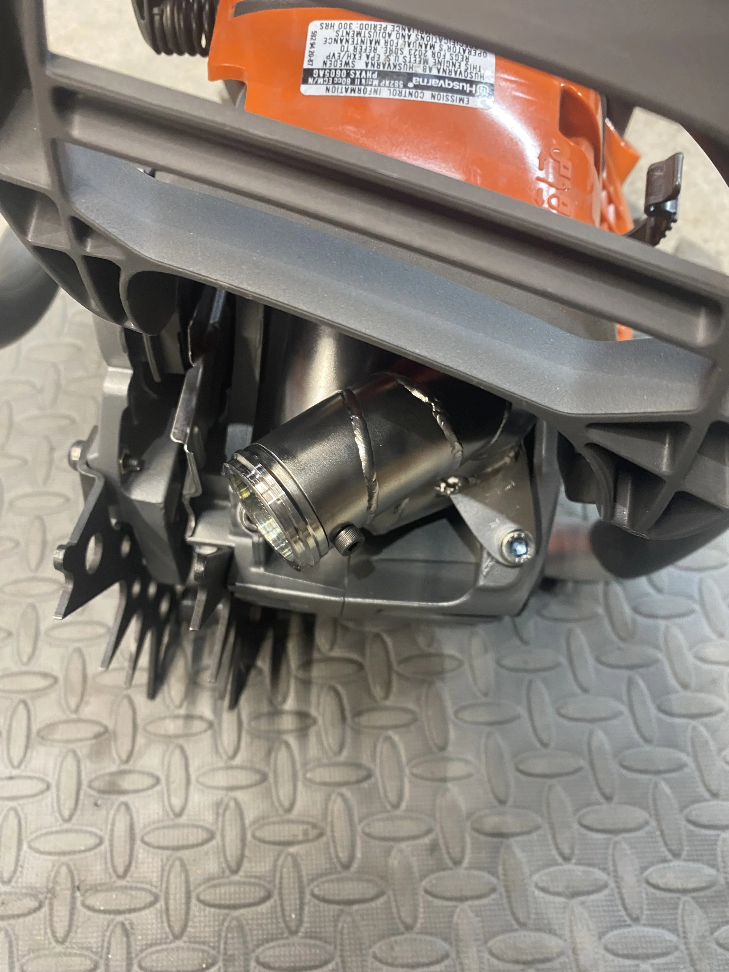 chainsaw exhaust pipe