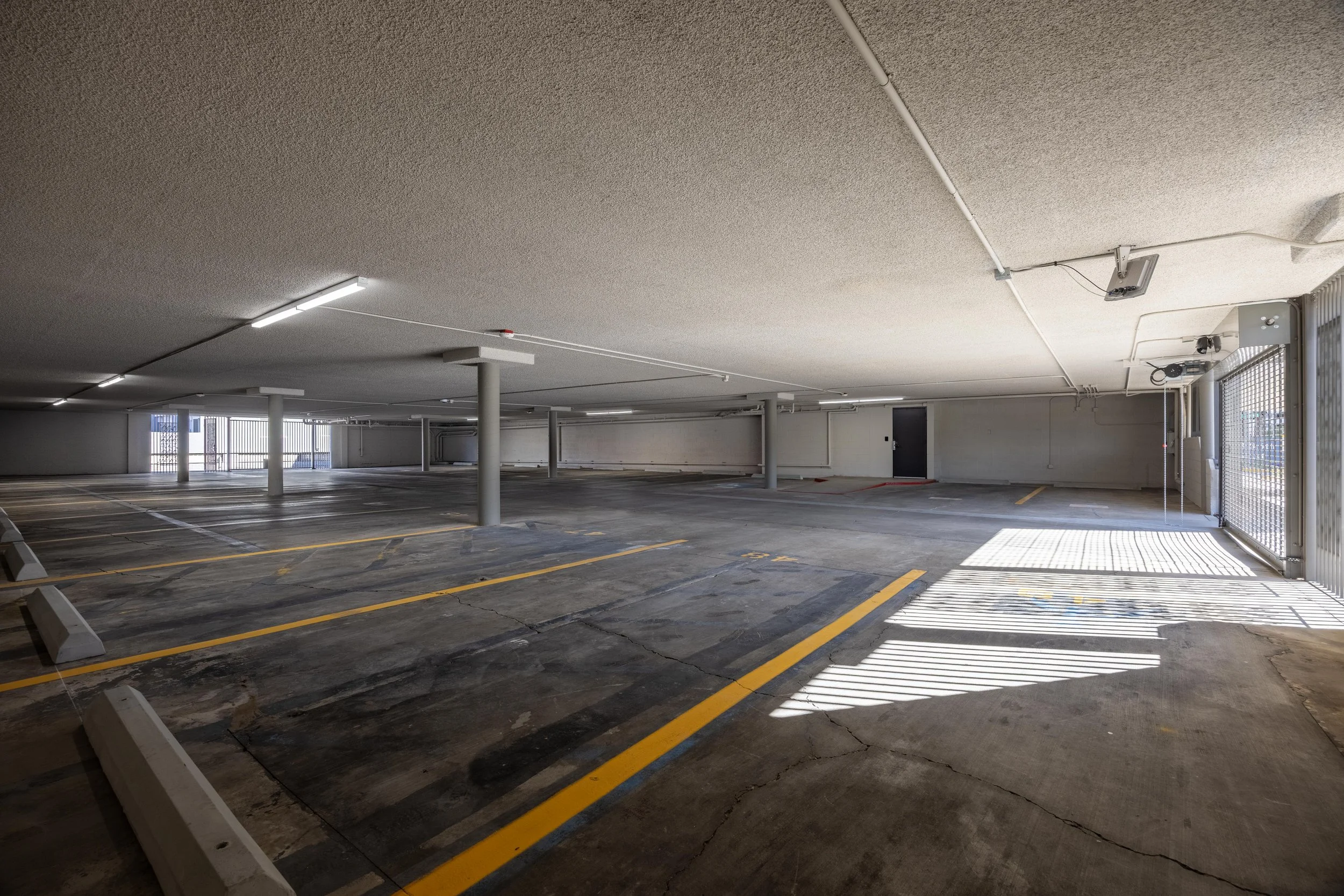 4 Parking.jpg
