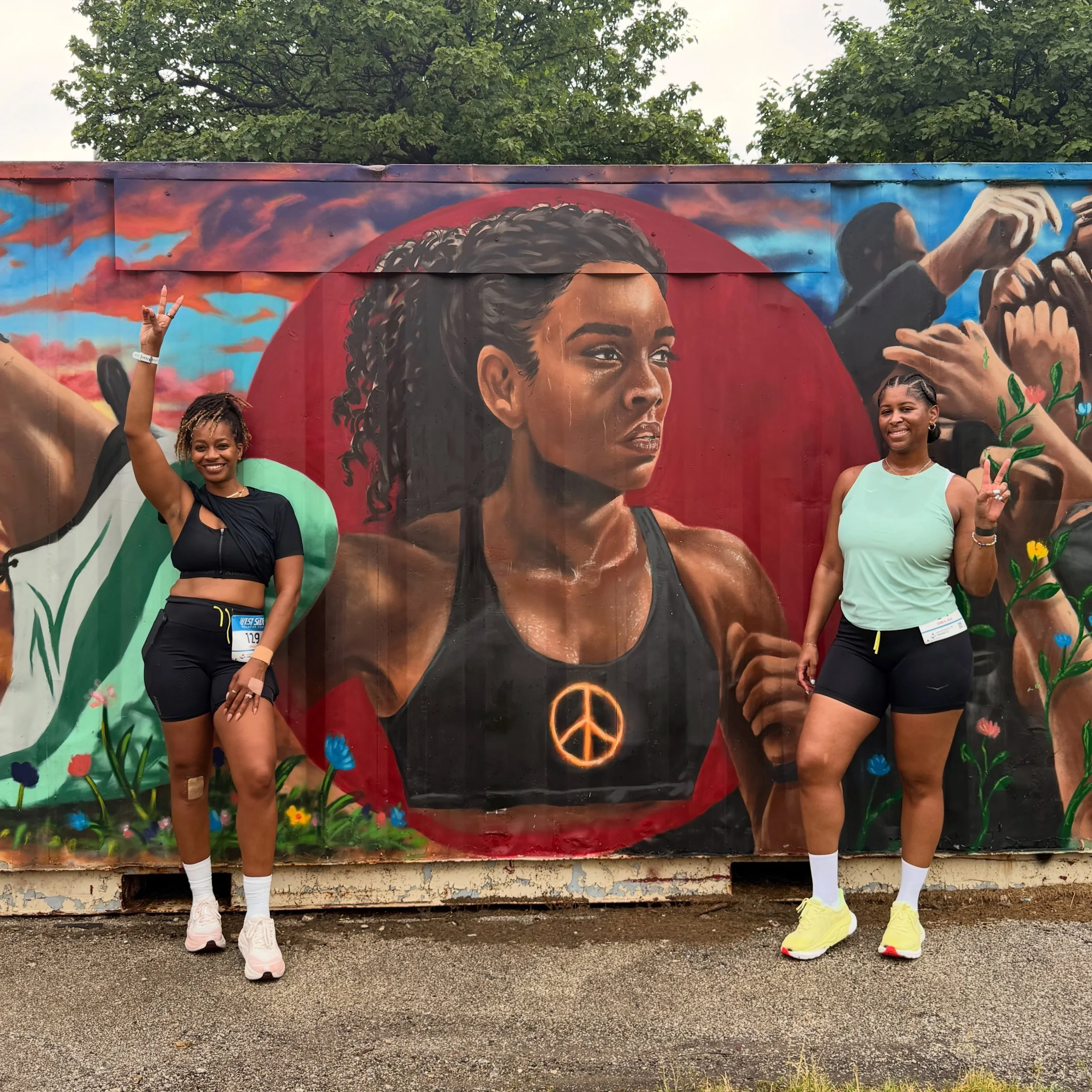 We outside on the West Side 🖤 

#supportrunsdeep #peacerunners #westsidechicago #chicagorunners #rungrl