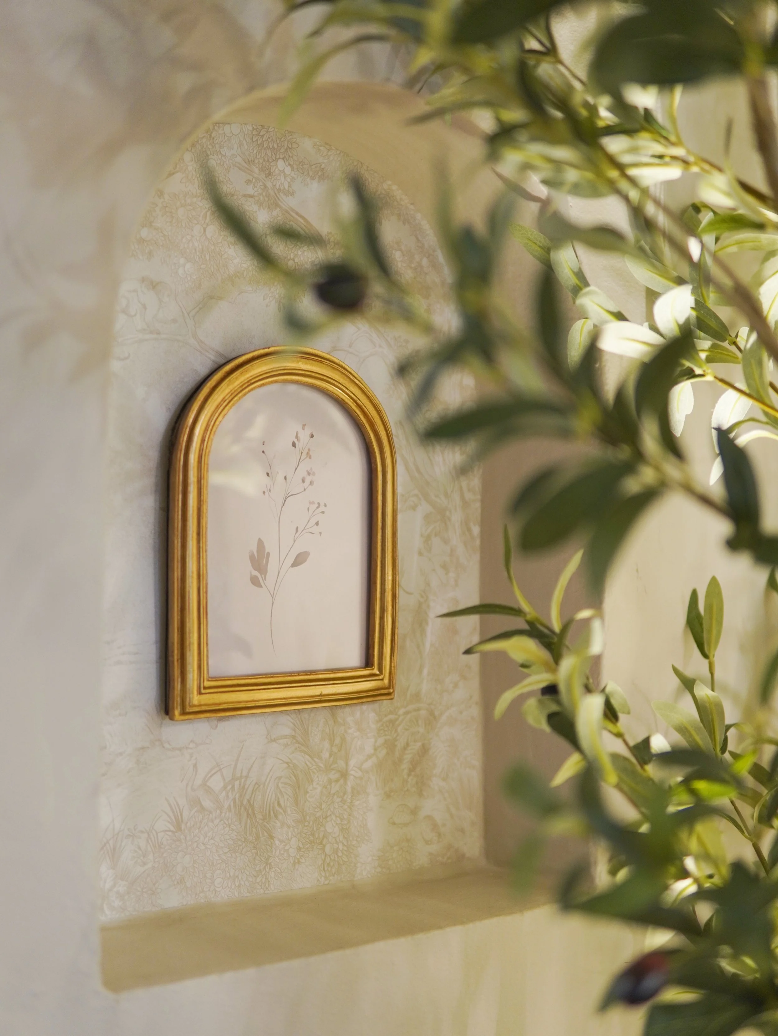 shelf with mini photo.jpg