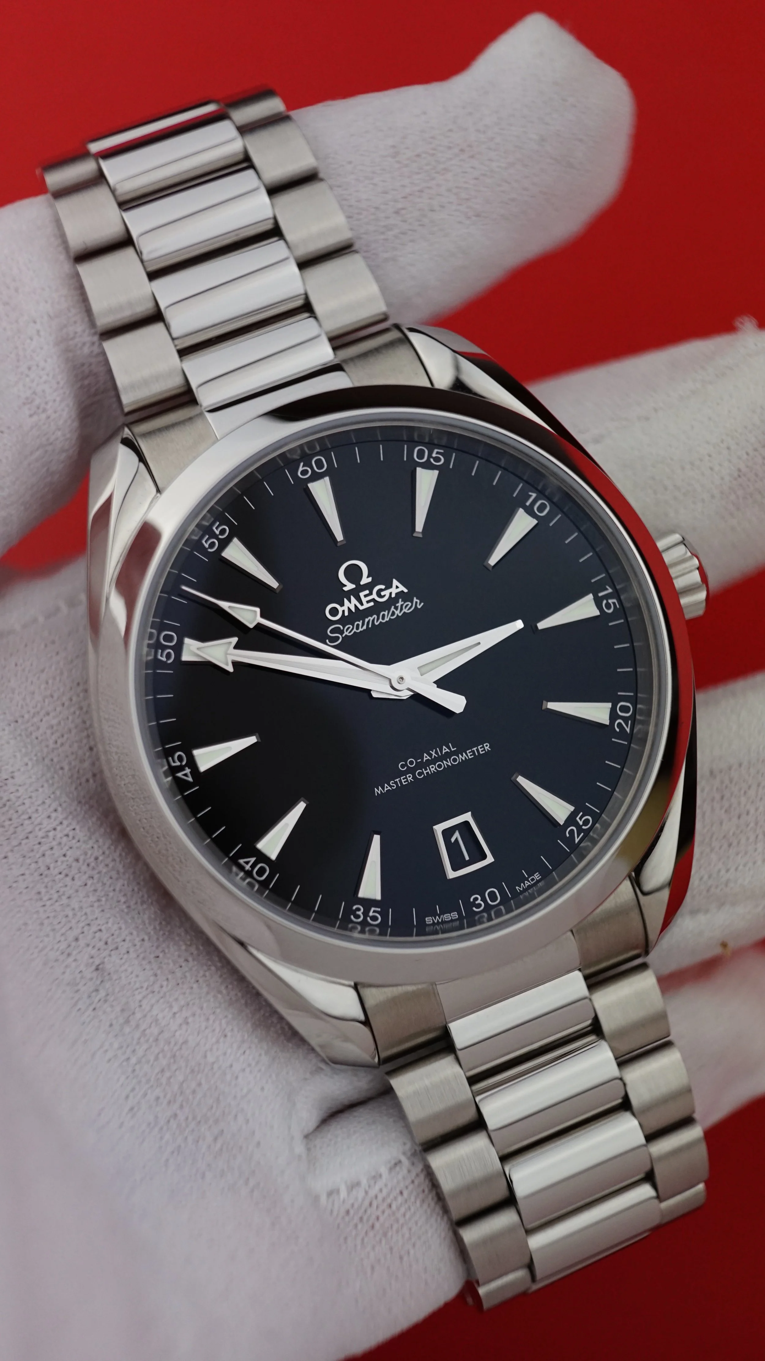 Omega Seamaster Aqua Terra 2025 | Ref. 220.10.41.21.01.002 | Black Dial | Full Set | Pre-Owned