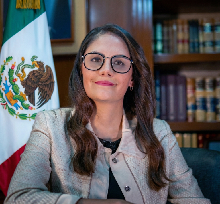 Dra. Maria Gabriela Cordero Coordinadora de la comisión de Inteligencia Artificial