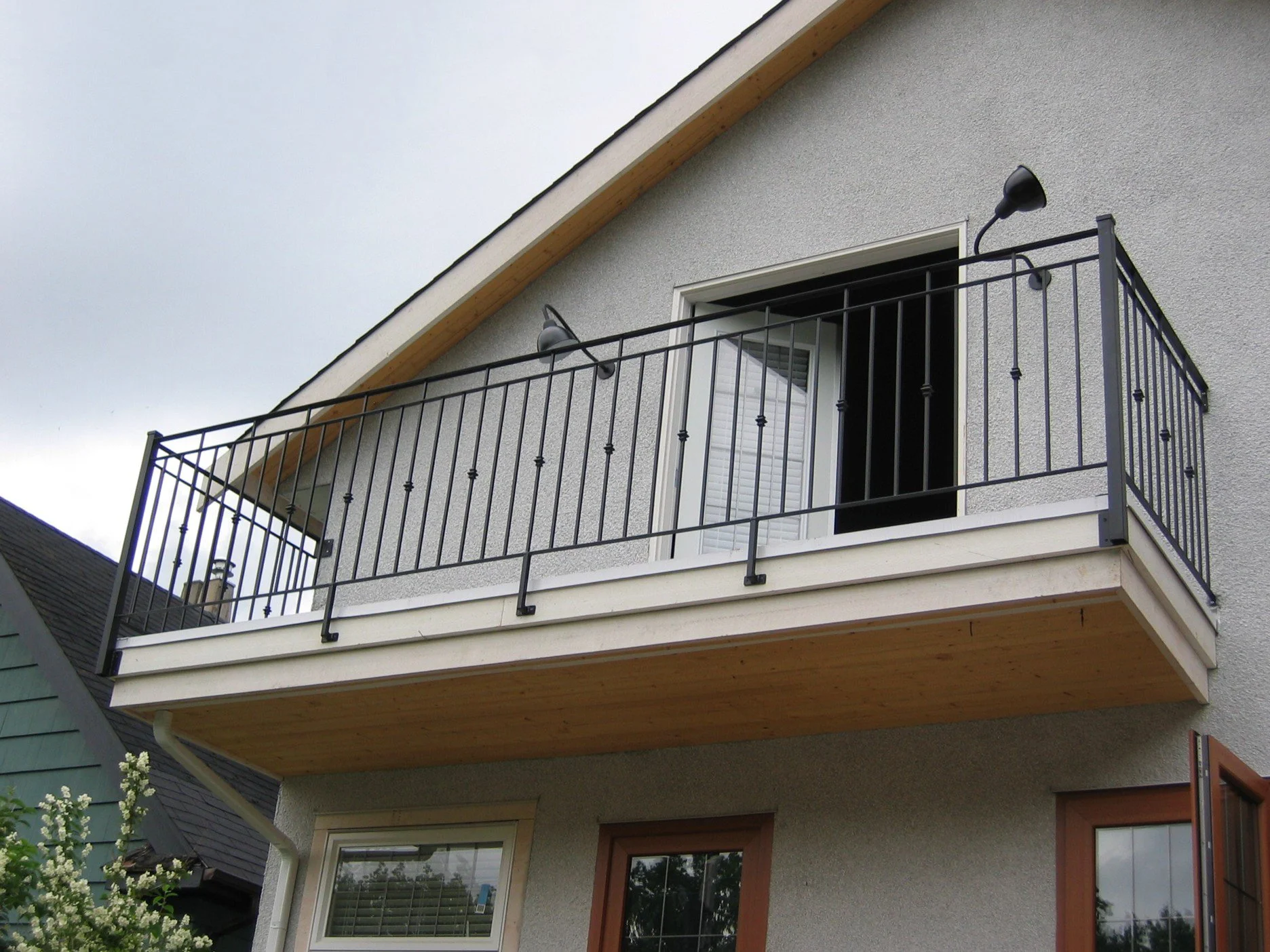 Contemporary deck railing design Vancouver