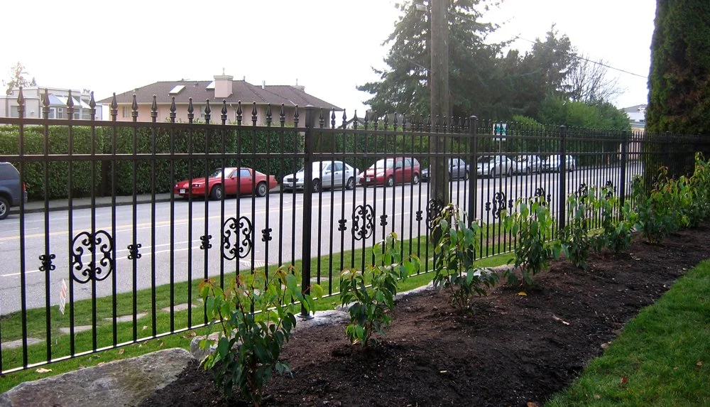 Black powder-coated aluminum fence for residential property 800