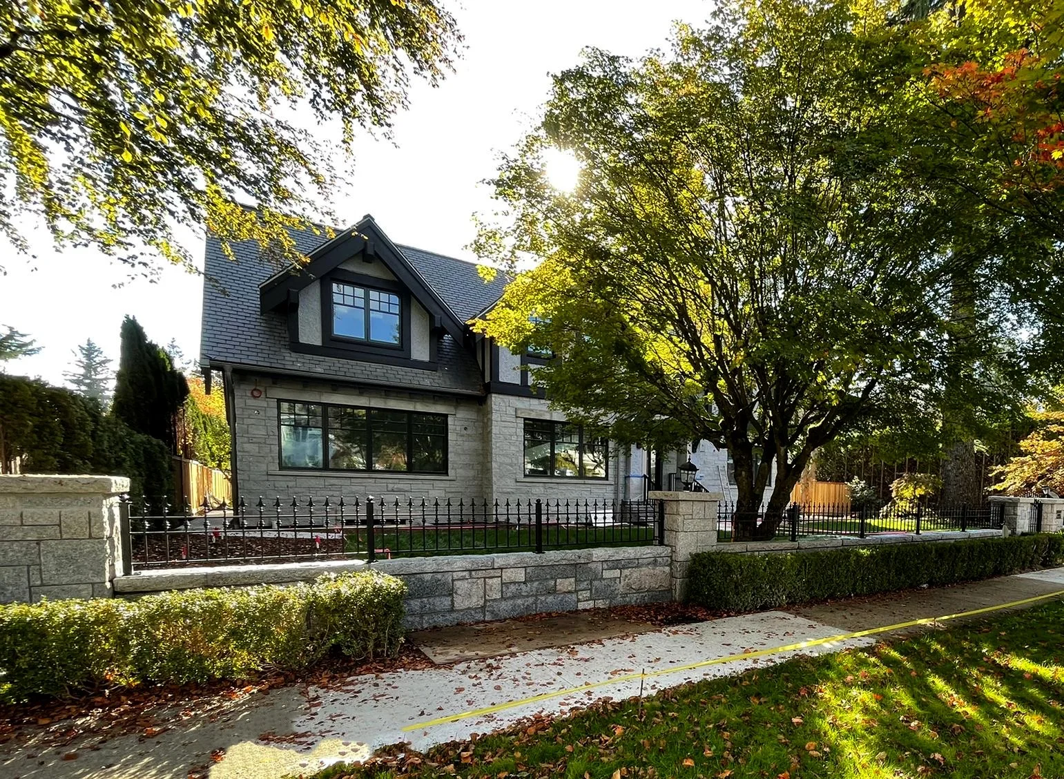 A Complete Guide to Choosing the Right Metal Fence for Your Property in Vancouver