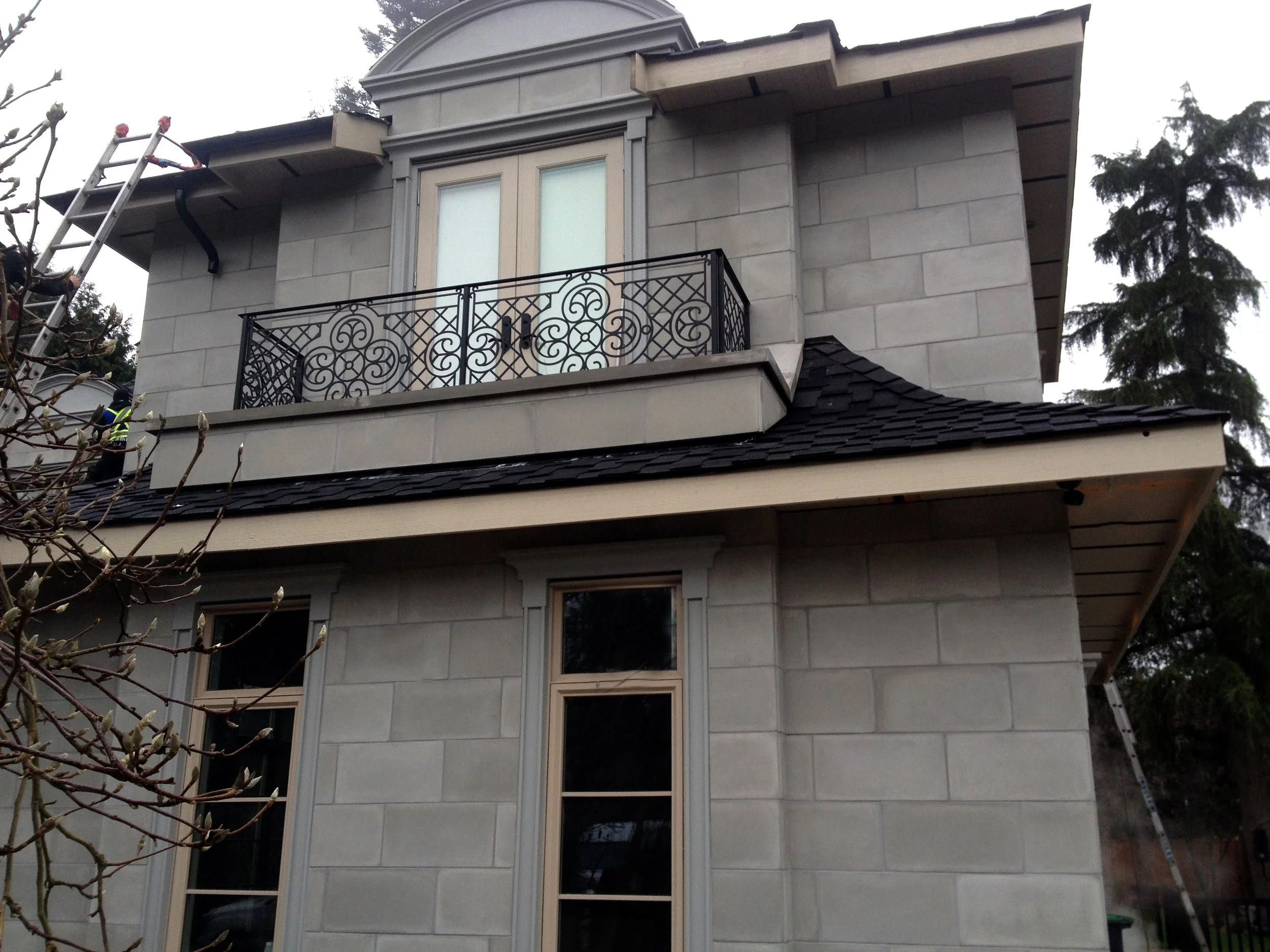 Glass and metal deck railing Vancouver