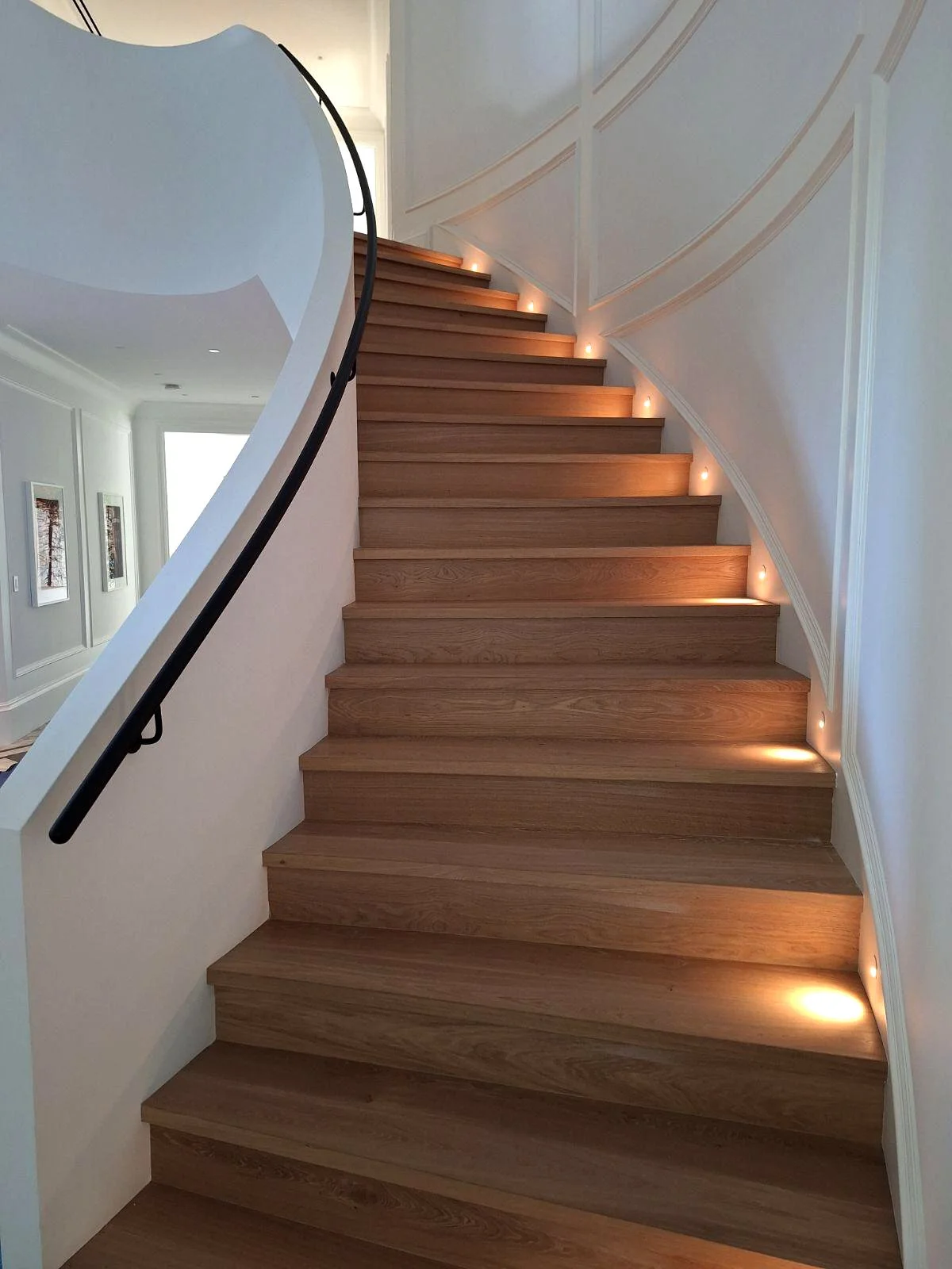 Why Handrail Curves Matter in Modern Homes | Modern Stair Design