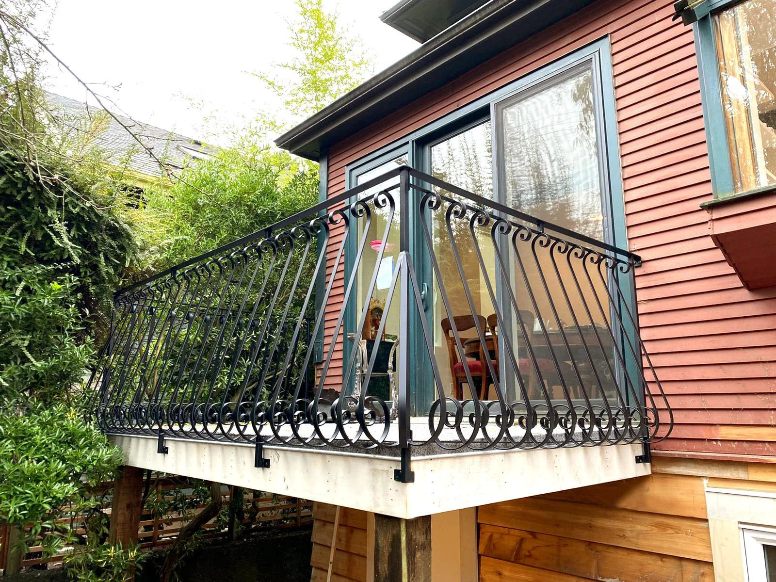 Steel deck railing Vancouver exterior