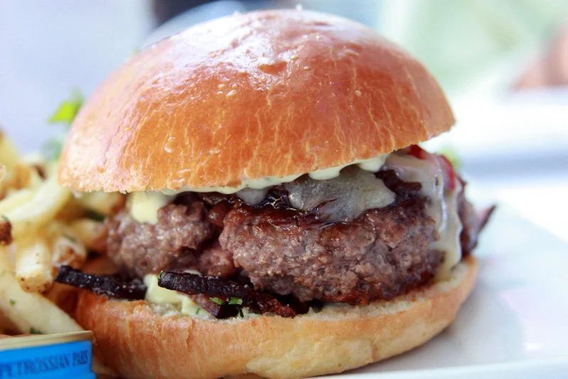 petrossianburger01.jpg