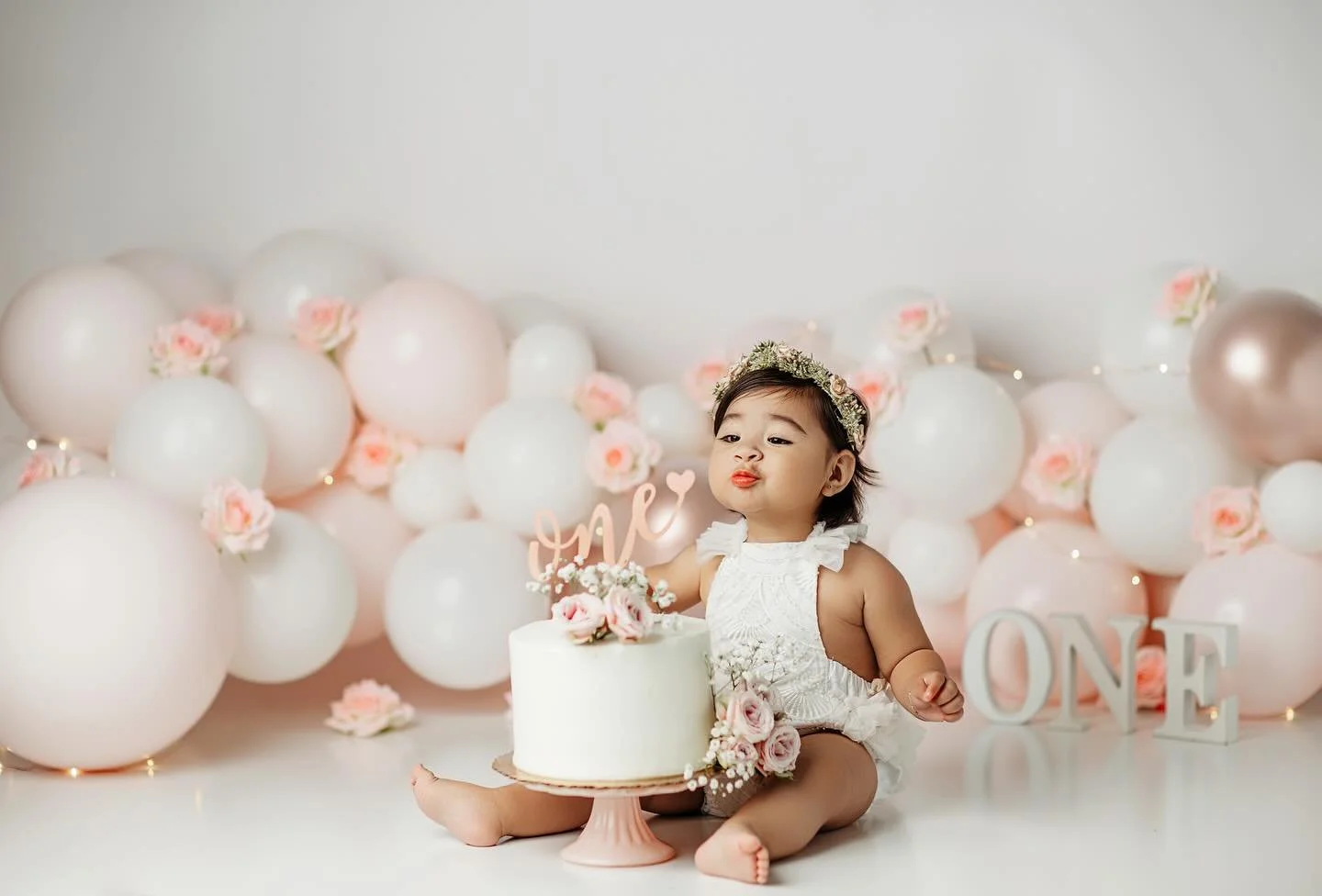 Ok last one! This image is definitely a favorite 🥹.

Now booking September-December cake smash sessions 💕