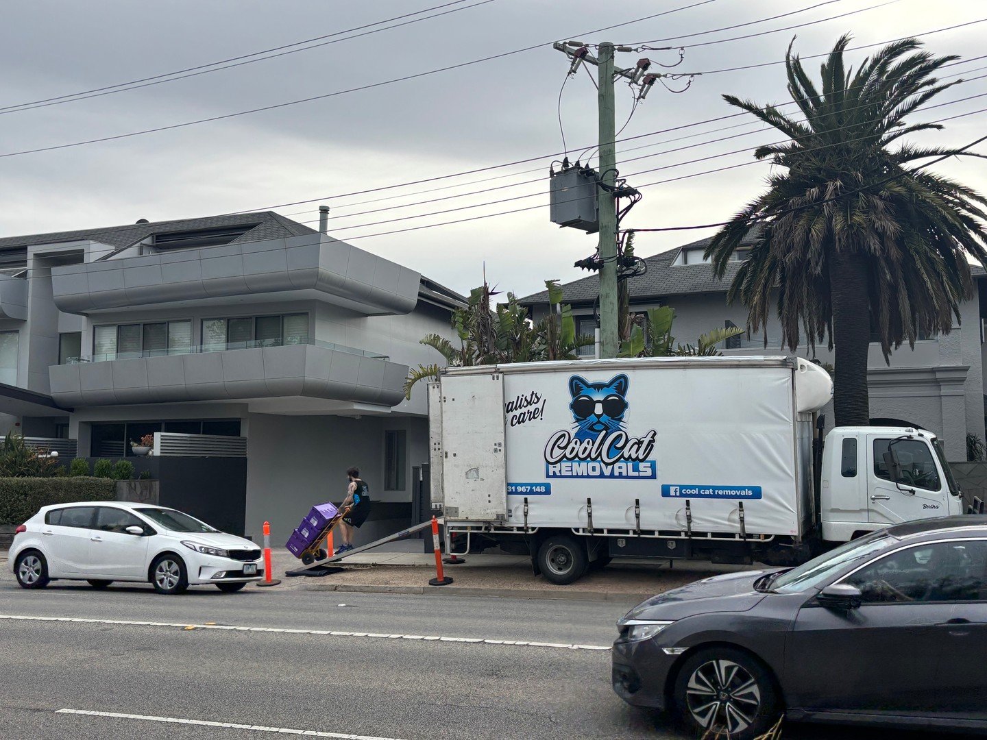 STREET ACCESS? NO WORRIES 🚛

We&rsquo;ve got it handled.

No driveway. Limited space. Traffic passing.

This is where experience matters.

We plan ahead, work safely and keep your move running smoothly, even when access isn&rsquo;t ideal.

📞 1300 1
