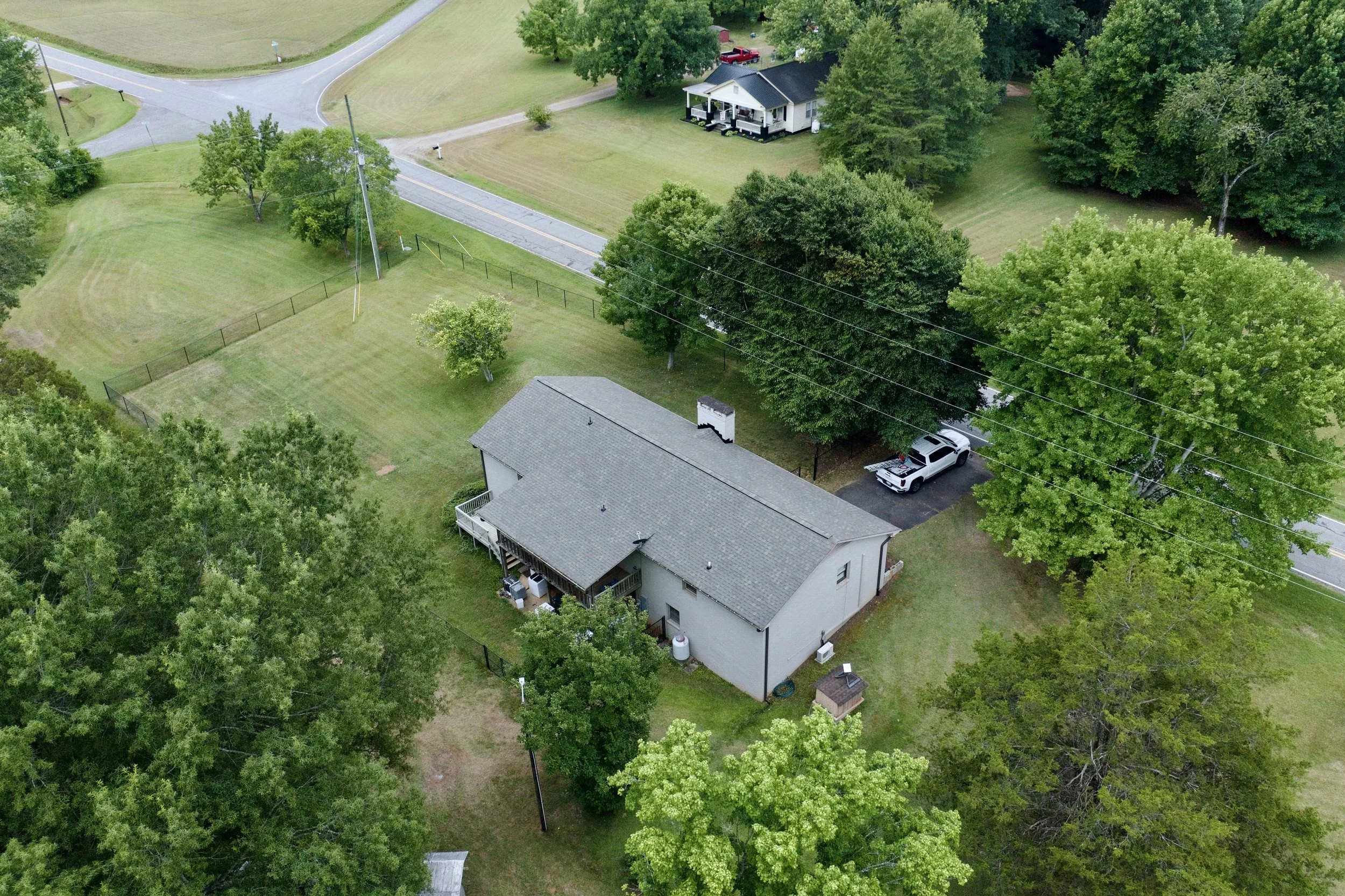 Home in Campobello, SC near Chesnee, SC that had a full roof replacement done by Yelton Roofing.