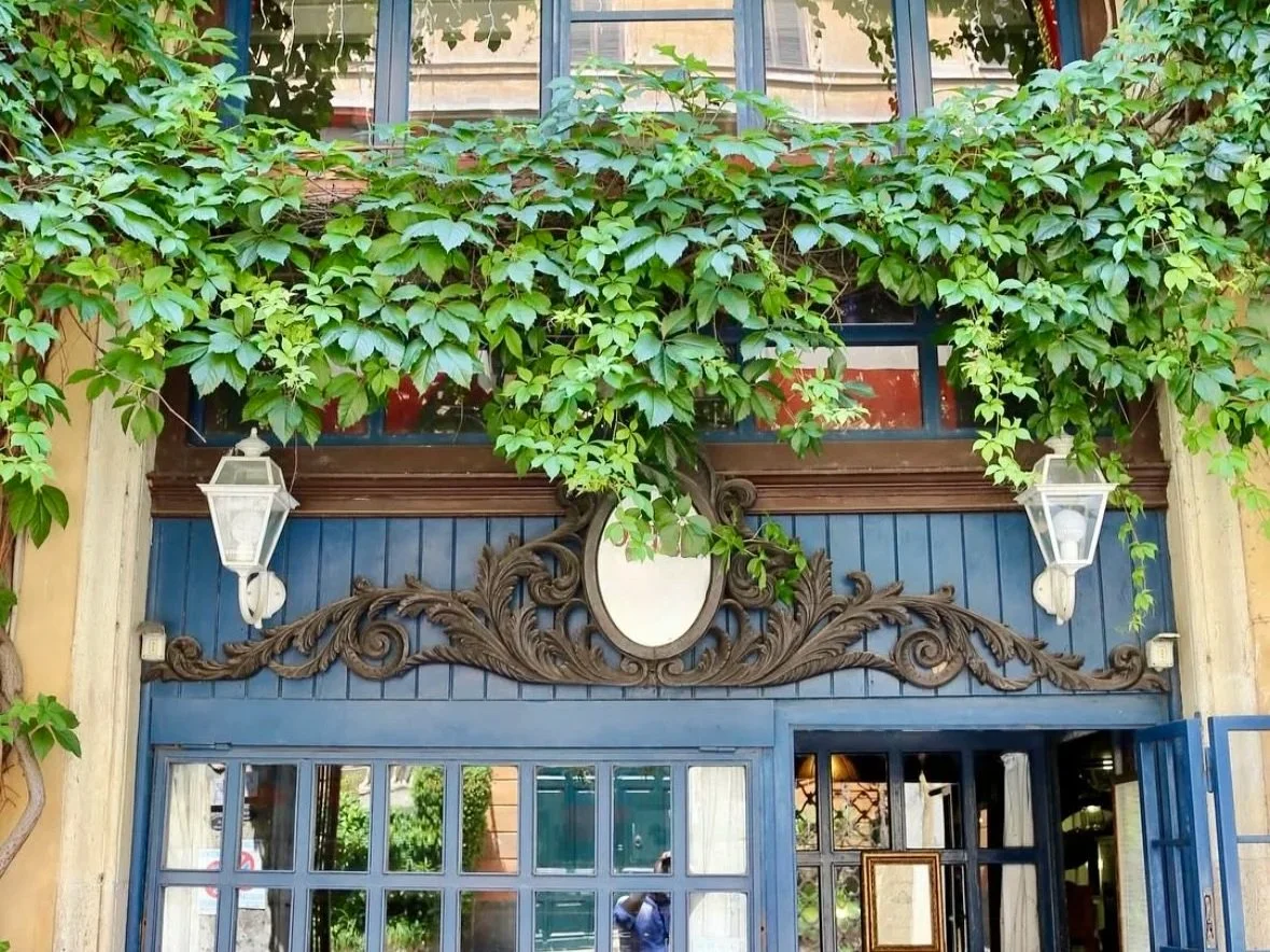 The house that had no doors 