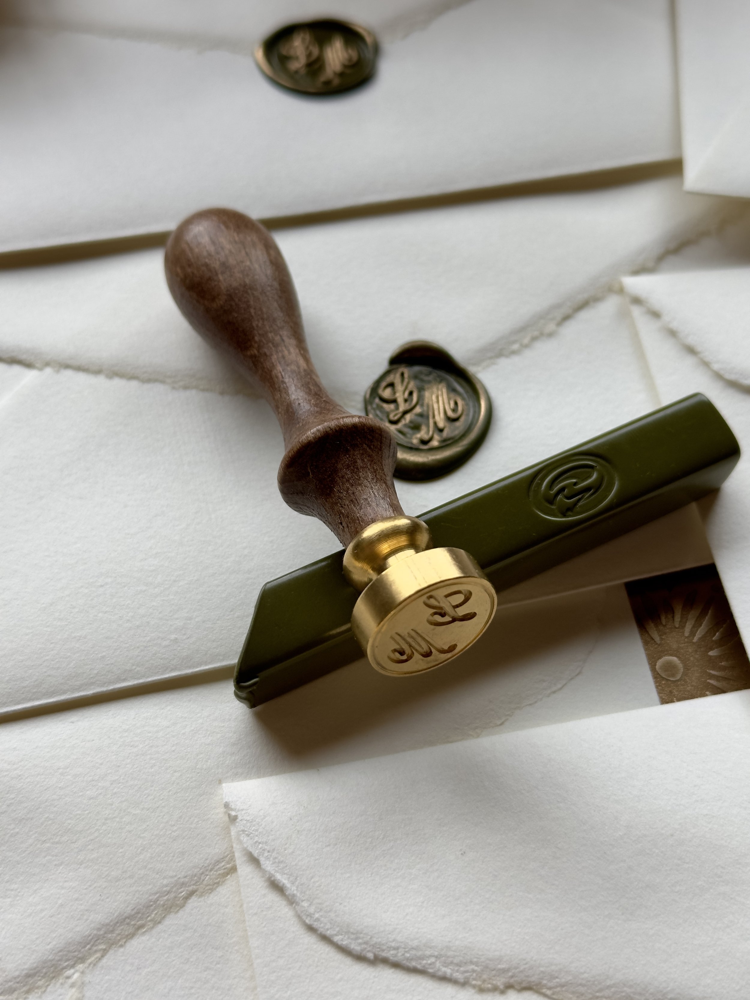 letters-from-layla-handmade-amalfi-paper-wax-seal.jpg