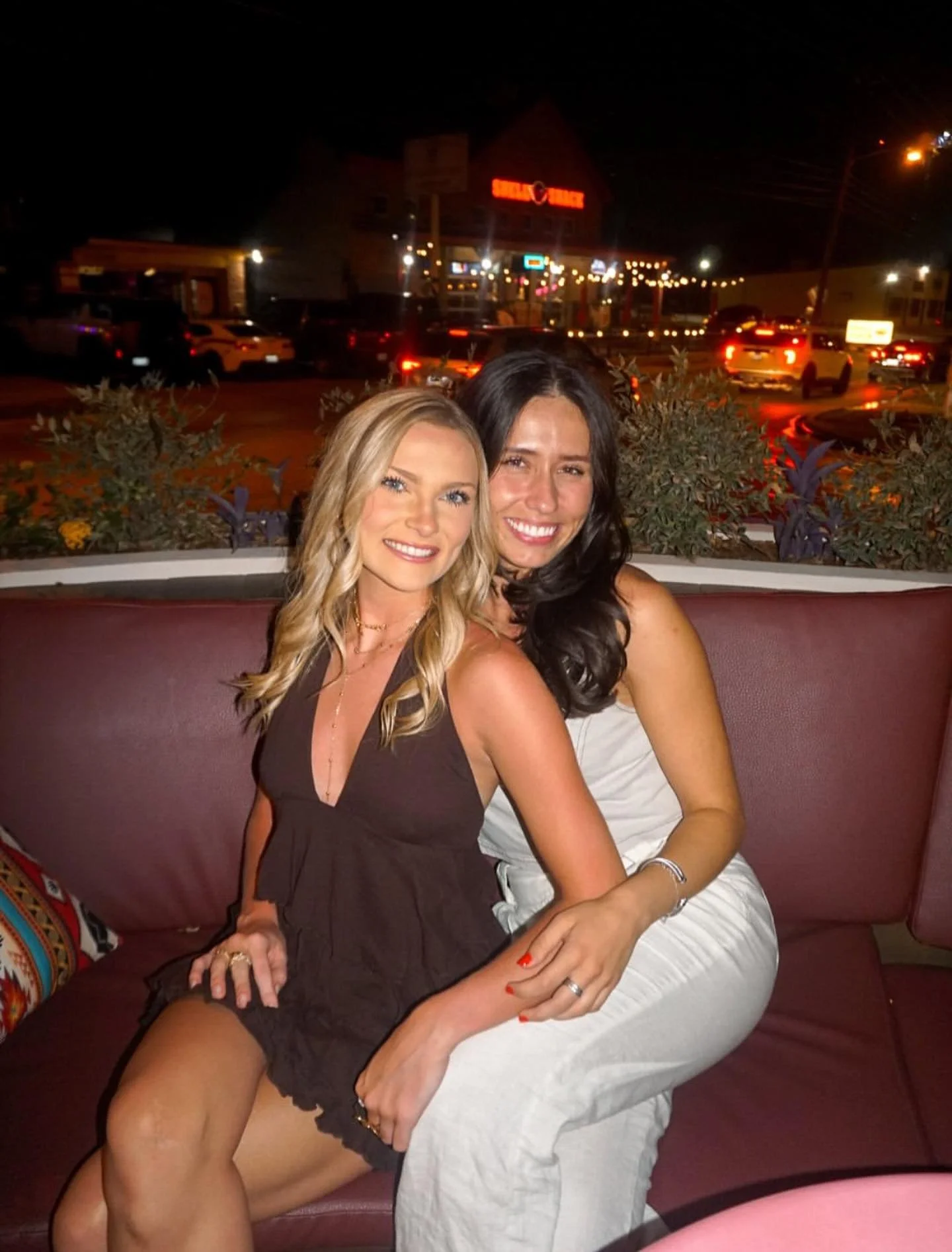 Friday at Hendy&rsquo;s 💘 

Don&rsquo;t forget we are serving up $8 pickle shots &amp; $10 spicy pickle margs today only 🥒😍