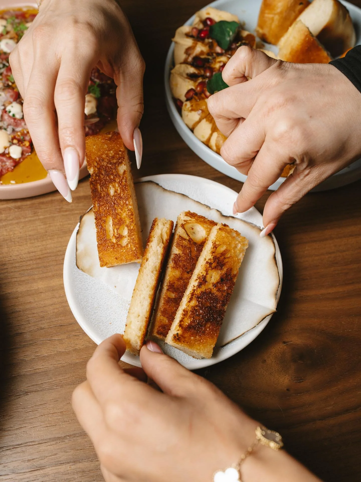 The doors are open, the games are on, and our new menu is ready for you to try it. Stop in and enjoy the day with us at Hendy&rsquo;s 🍽️ 🏈💚