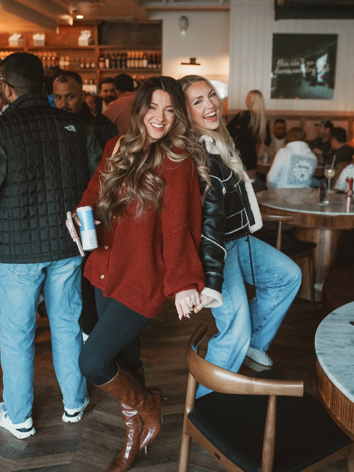 DALLASKA DAY 2 at Hendy&rsquo;s ☃️
See you at 1 PM 👀