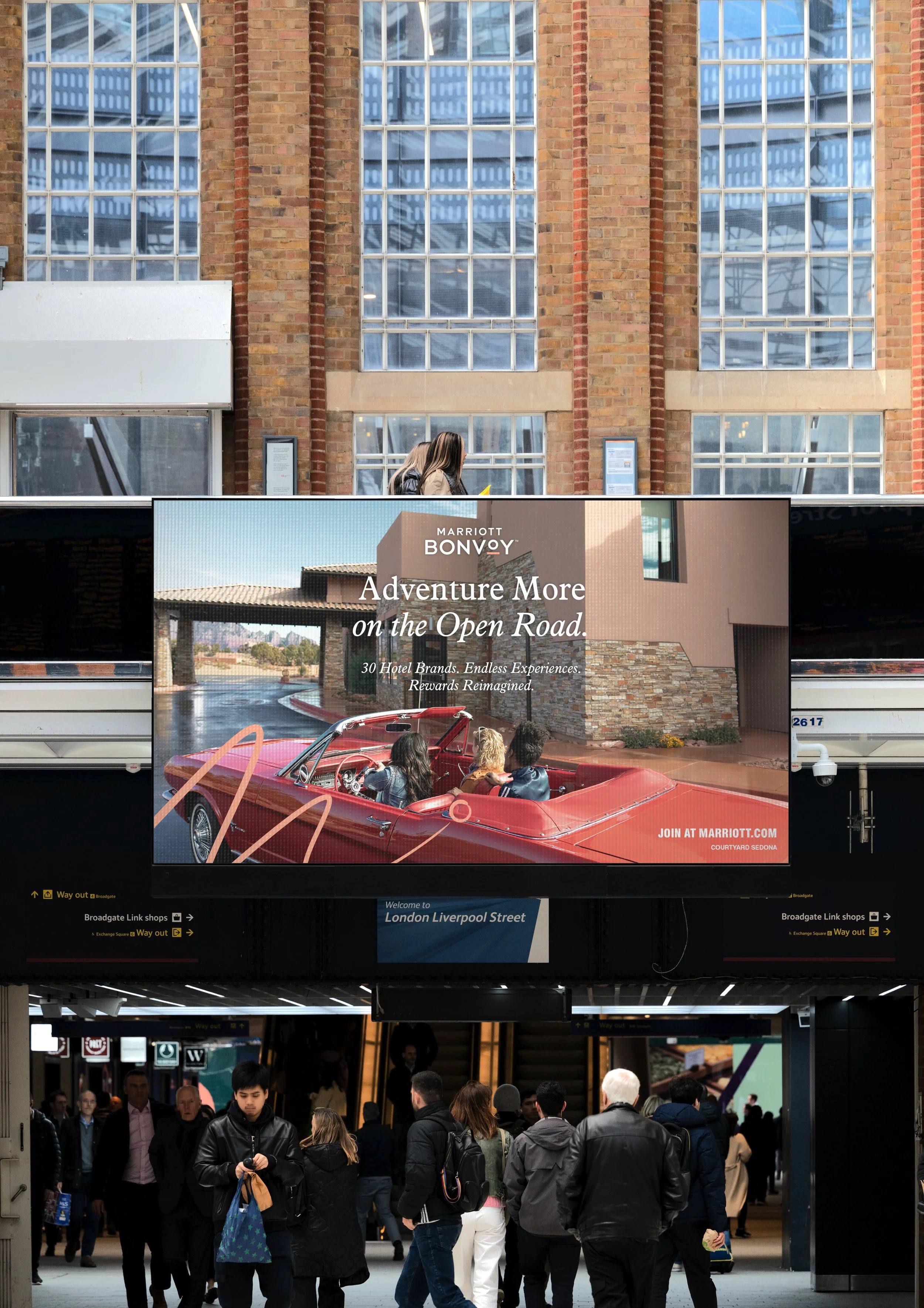 Marriot-Bonvoy_Metro-Billboard_Mockup.jpg