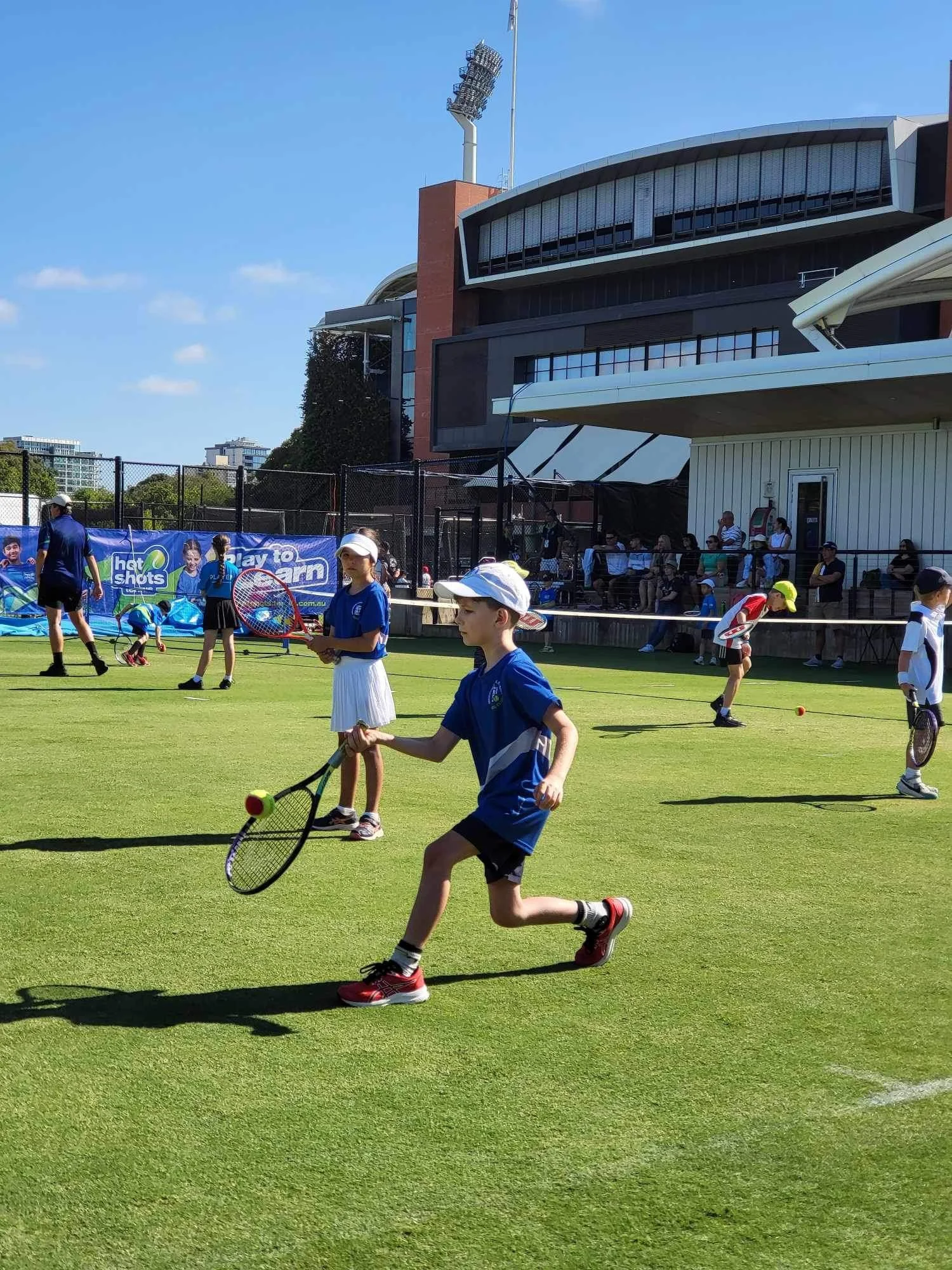 Finn having a rally with Elena Rybakina