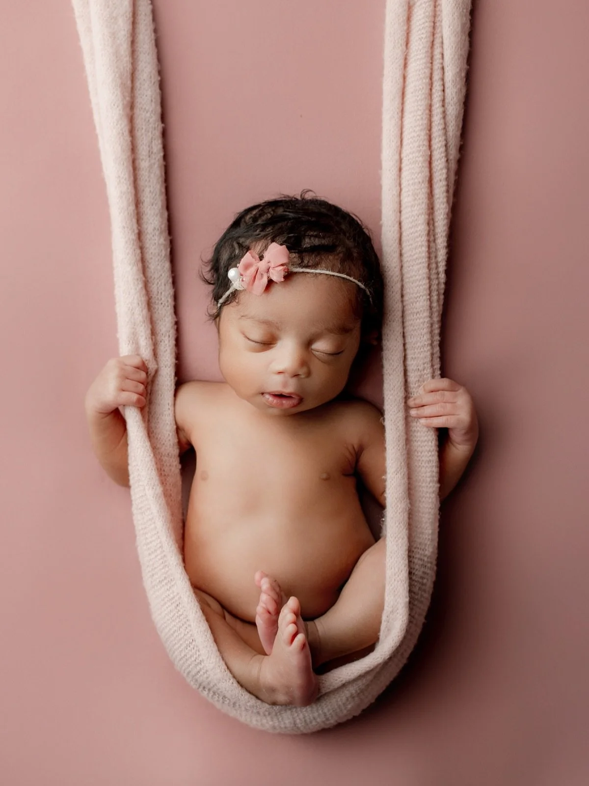 There&rsquo;s something sacred about the newborn days&hellip; the way time slows down and speeds up all at once. One minute you&rsquo;re counting tiny kicks, and the next you&rsquo;re counting tiny fingers wrapped around yours.

This season is soft. 