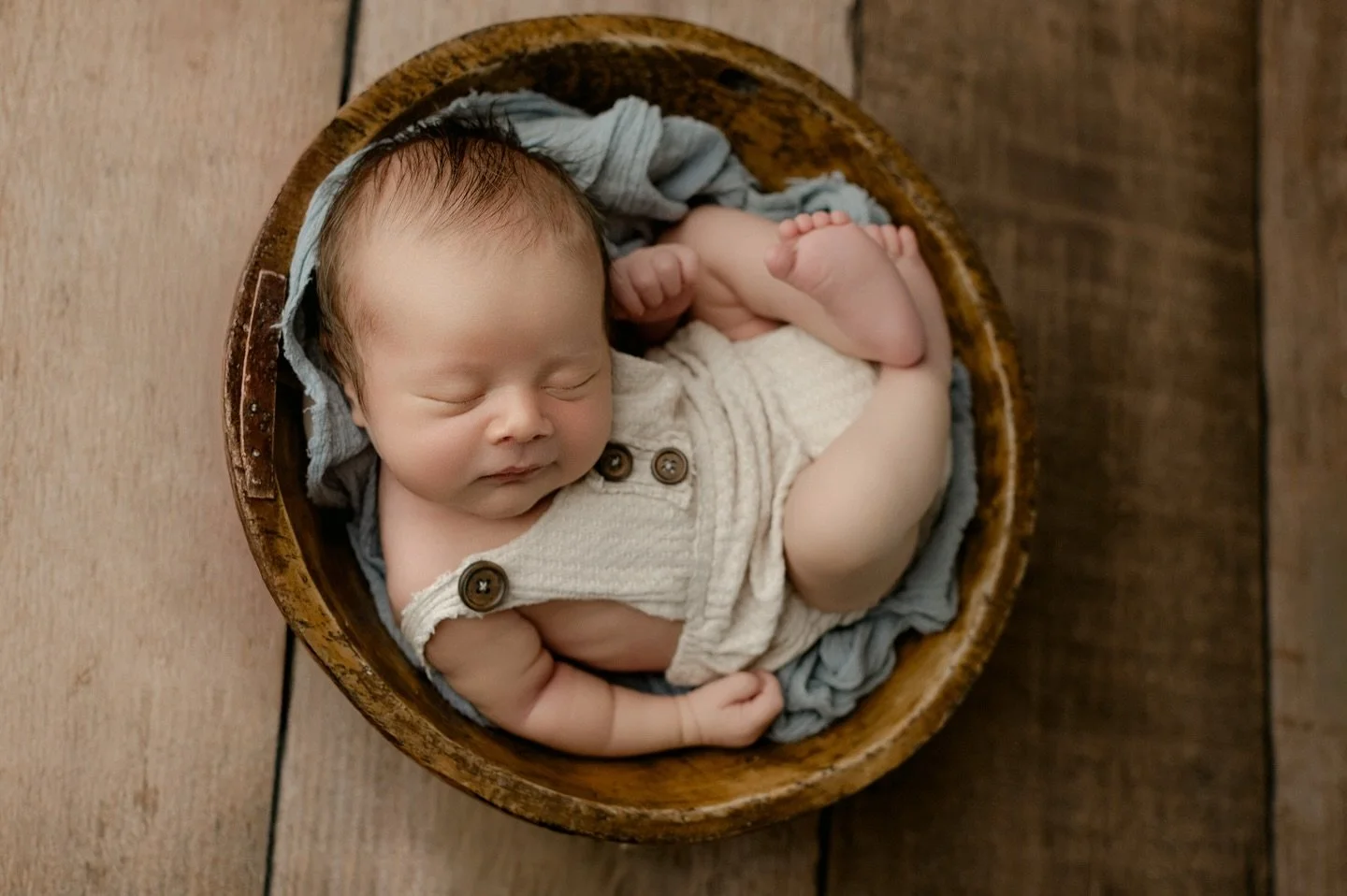 There&rsquo;s a special kind of honor that comes with photographing any baby&hellip;
but when another photographer chooses me to capture their newborn&rsquo;s memories?
That hits different. 🤍

It&rsquo;s trust. It&rsquo;s respect. It&rsquo;s knowing