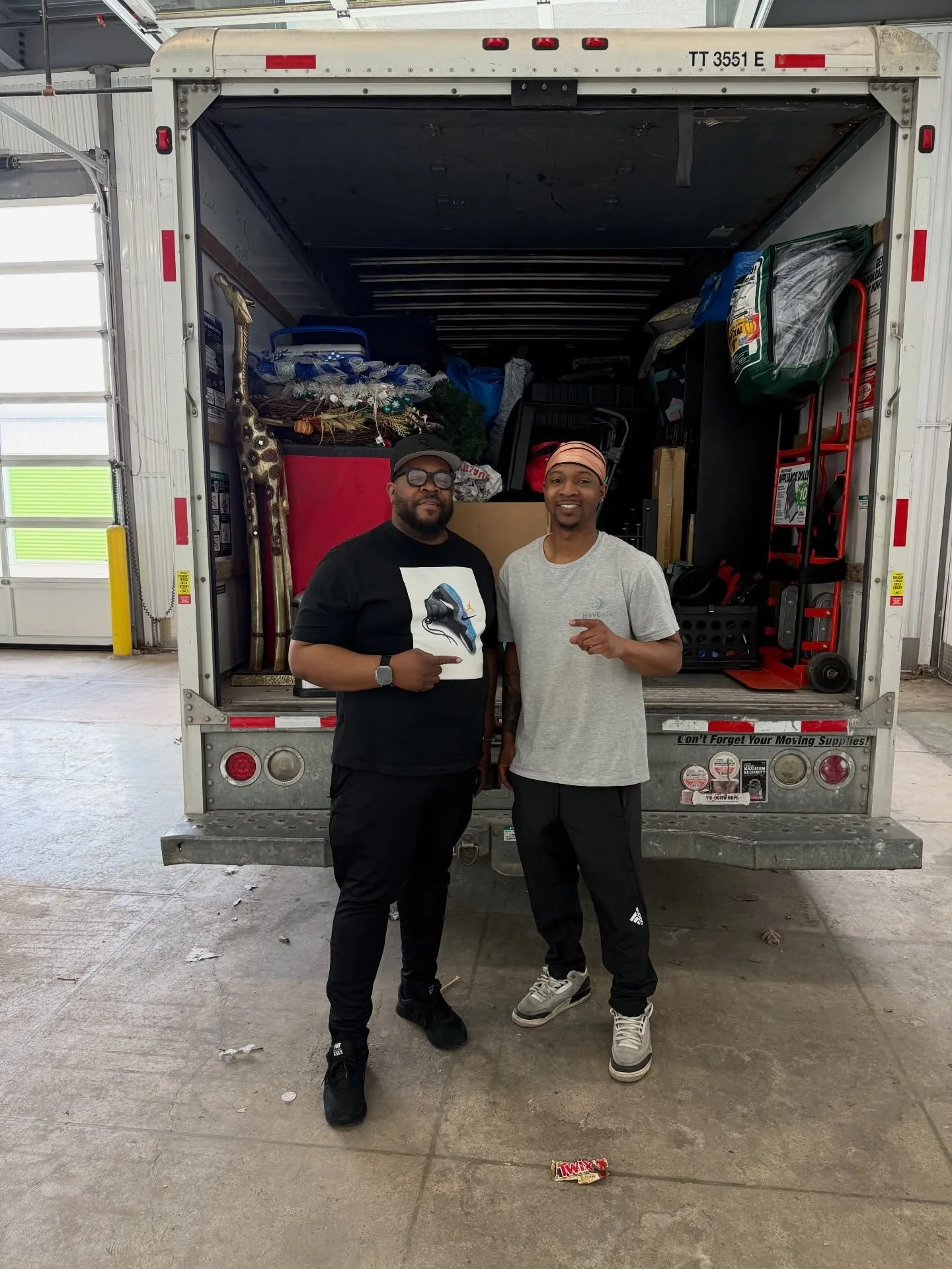 We also load and unload storage units! If you&rsquo;re ever moving out of state or downsizing give us a call!!
#movemintmoving #movers #movingday #moversandpackers