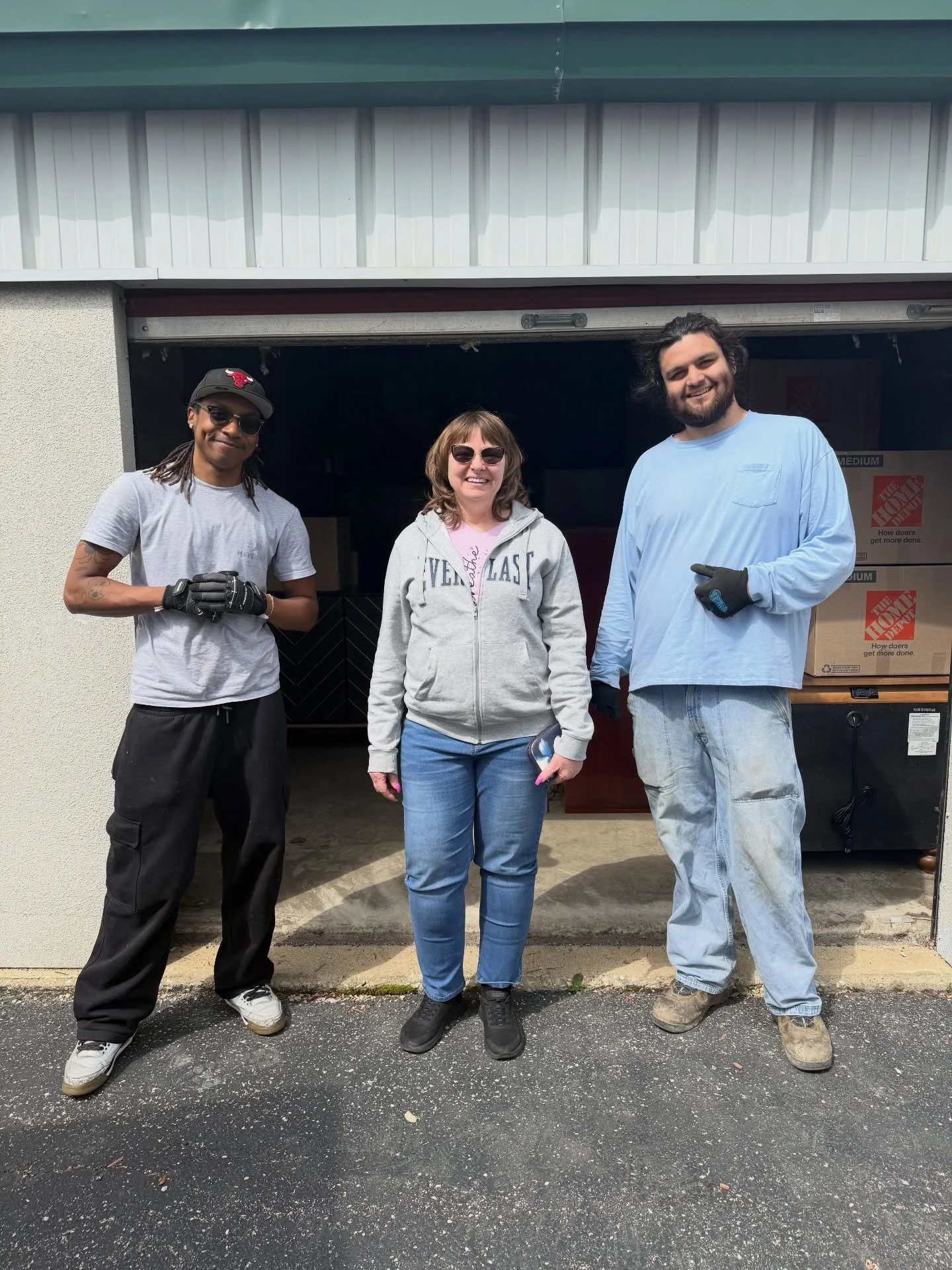Client review: &ldquo;These guys know what they&rsquo;re doing and have the equipment to handle heavy loads. They were efficient and very personable. The price was right too. I give them a perfect score.&rdquo;

We have all the right equipment and to